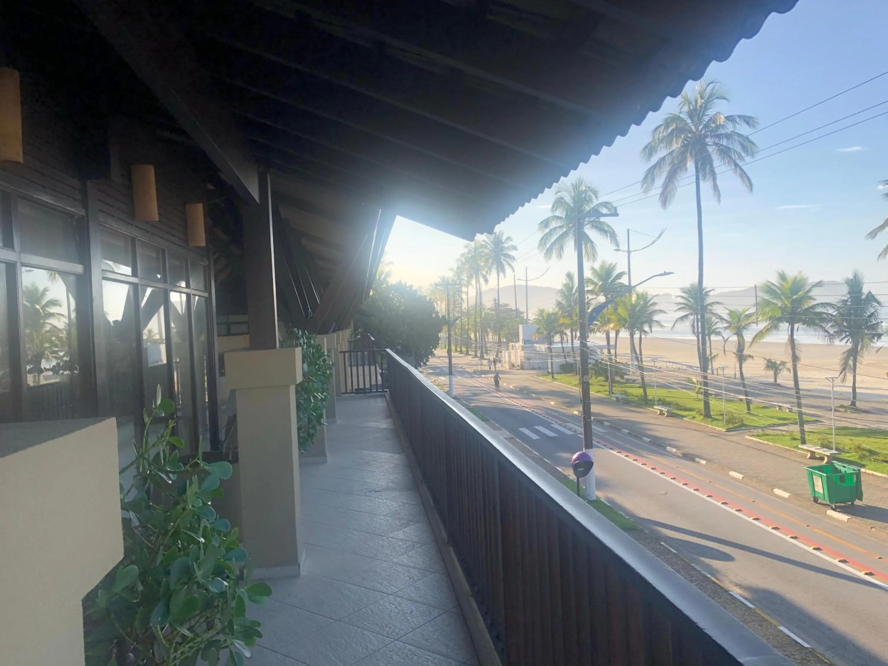 Balcony/Terrace in Residências Garcez - Pantai Enseada - Vista Mar