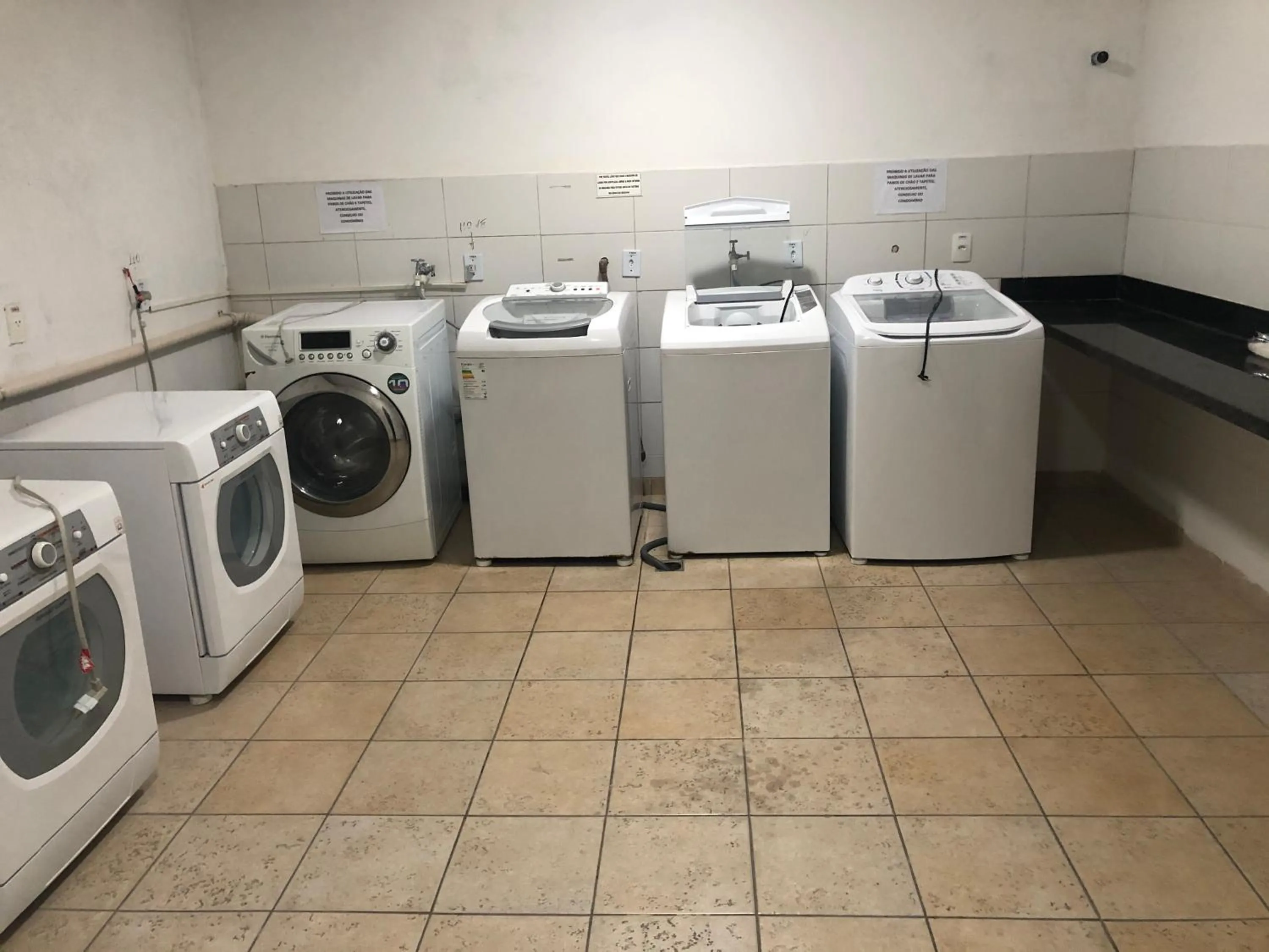 laundry in Residências Garcez - Pantai Enseada - Vista Mar