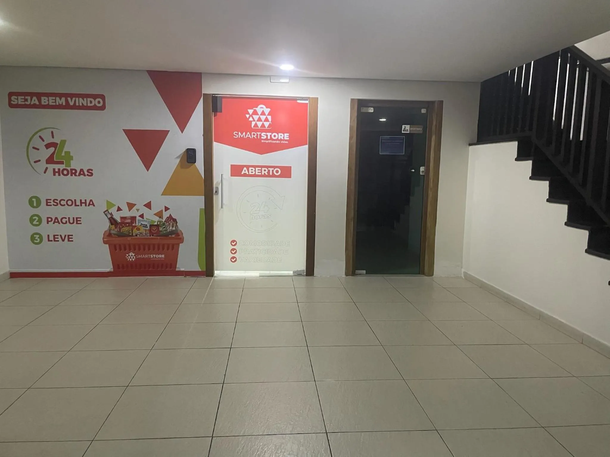 Supermarket/grocery shop in Residências Garcez - Pantai Enseada - Vista Mar