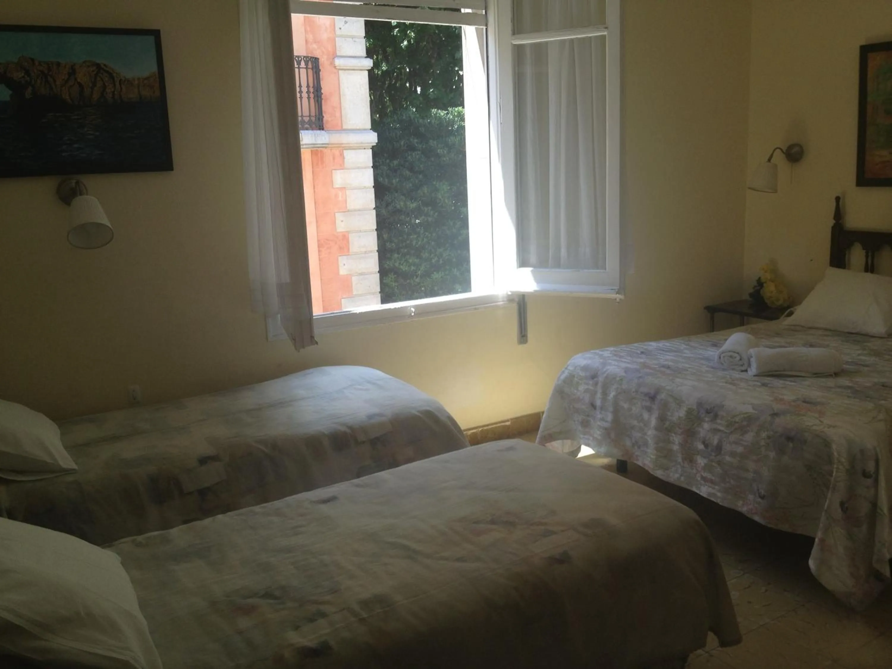 Photo of the whole room, Bed in Hotel Comodoro