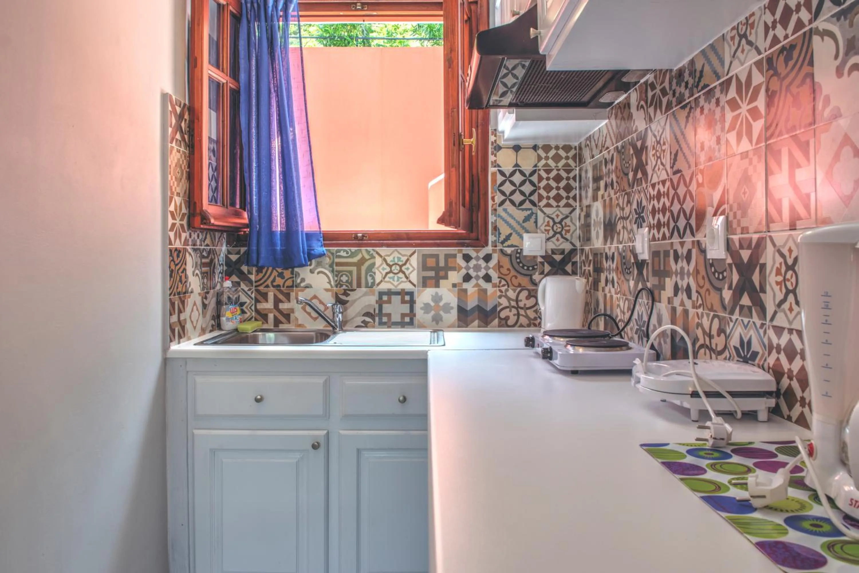 Coffee/tea facilities in The Palm Garden - Idyllic Pool Apartments in a Green Oasis