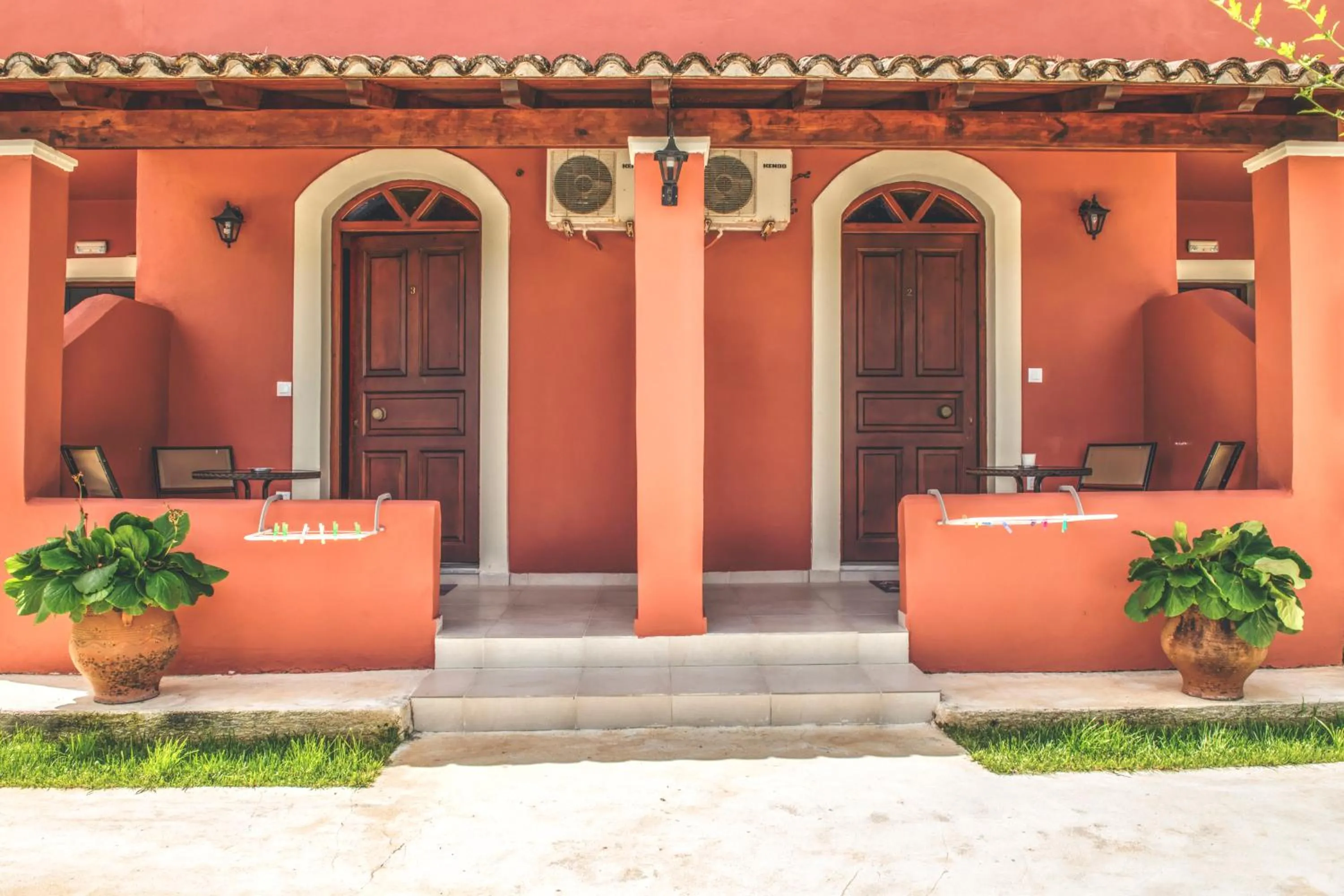 Facade/entrance in The Palm Garden - Idyllic Pool Apartments in a Green Oasis