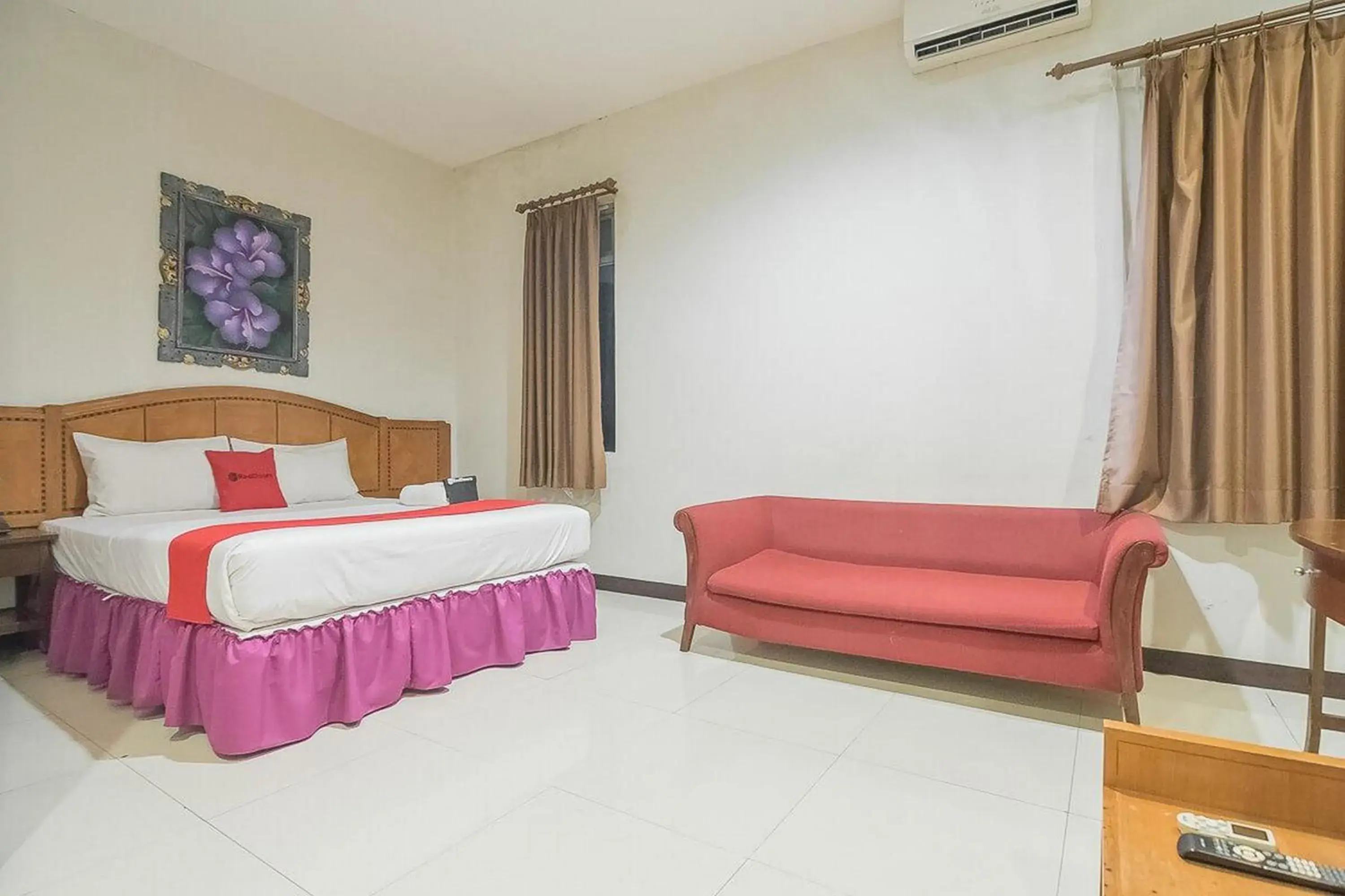 Bedroom, Bed in RedDoorz Near Trans Studio Mall 3 Bedroom, Bed in RedDoorz Near Trans Studio Mall 3