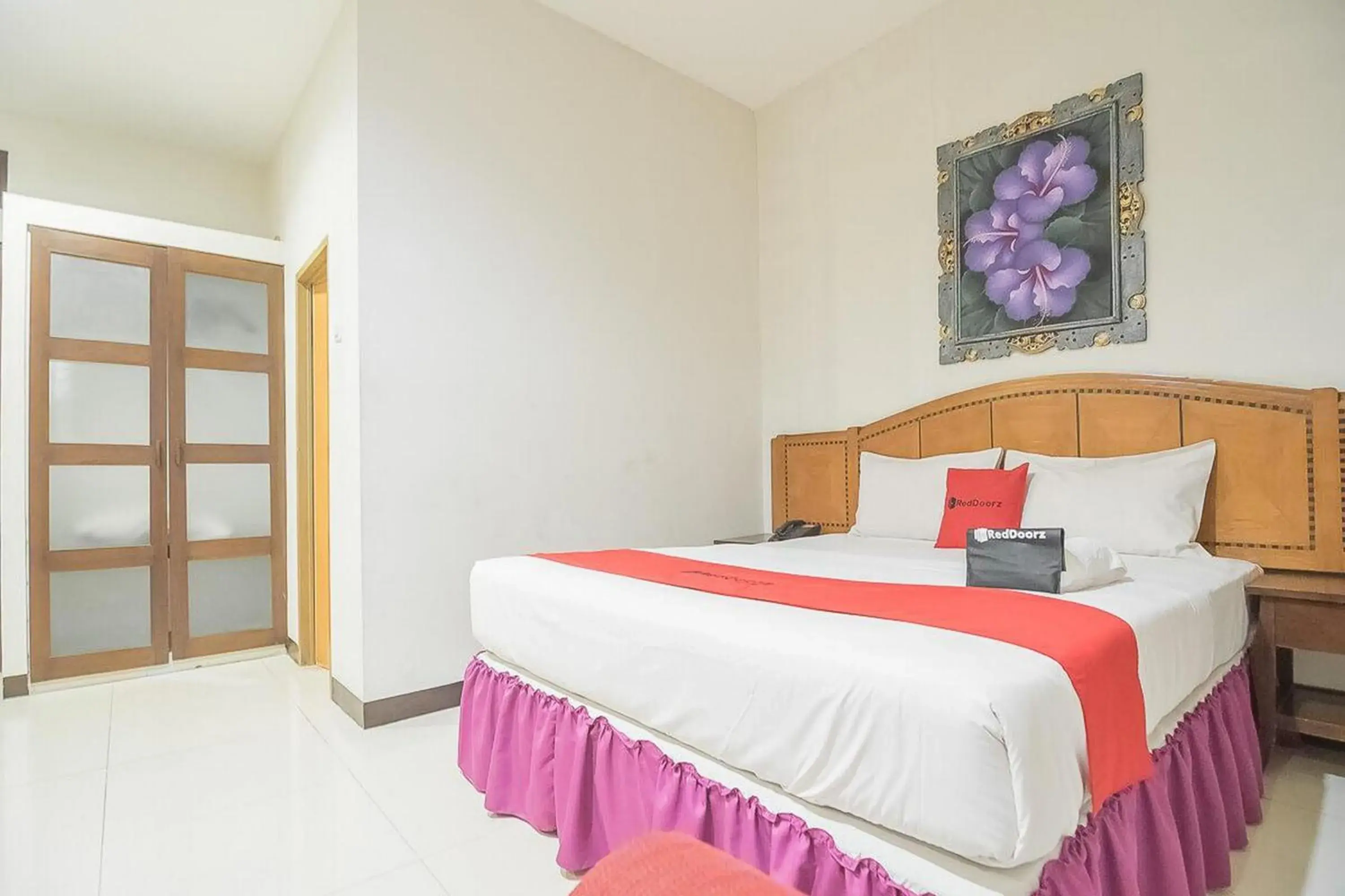 Bedroom, Bed in RedDoorz Near Trans Studio Mall 3 Bedroom, Bed in RedDoorz Near Trans Studio Mall 3