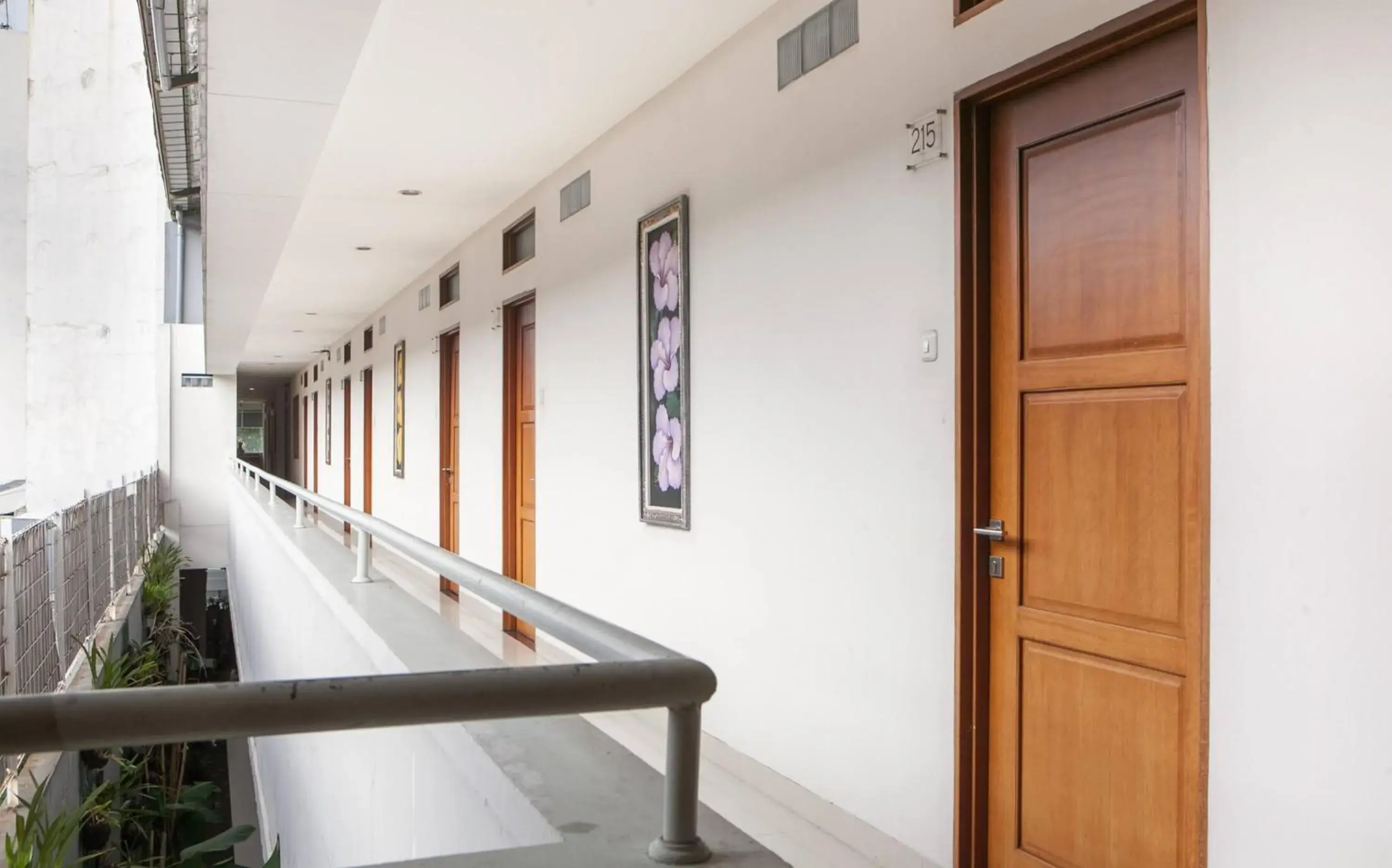 Property building in RedDoorz Near Trans Studio Mall 3 Property building in RedDoorz Near Trans Studio Mall 3