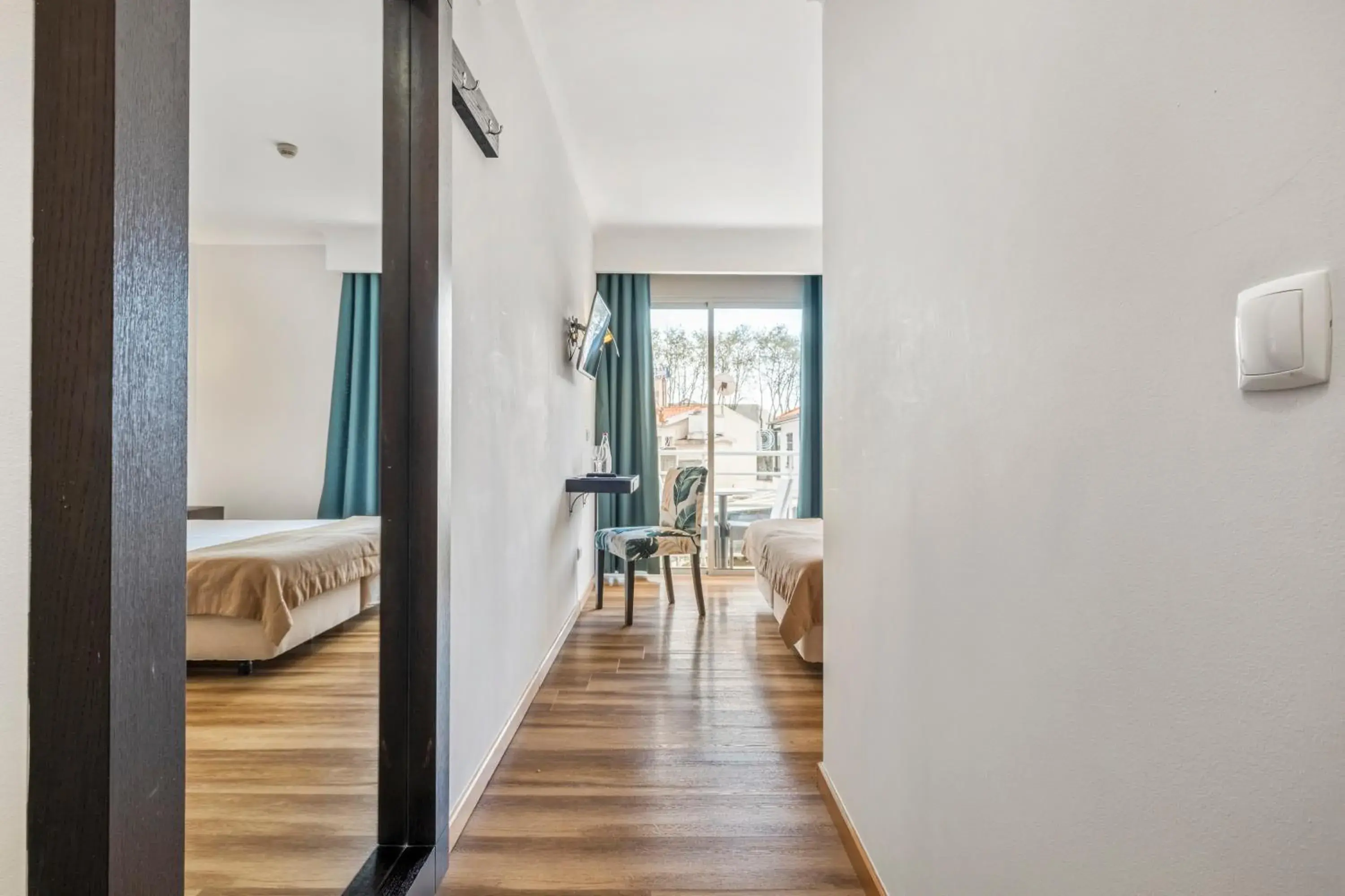 TV and multimedia, Bed in White Waters Hotel TV and multimedia, Bed in White Waters Hotel