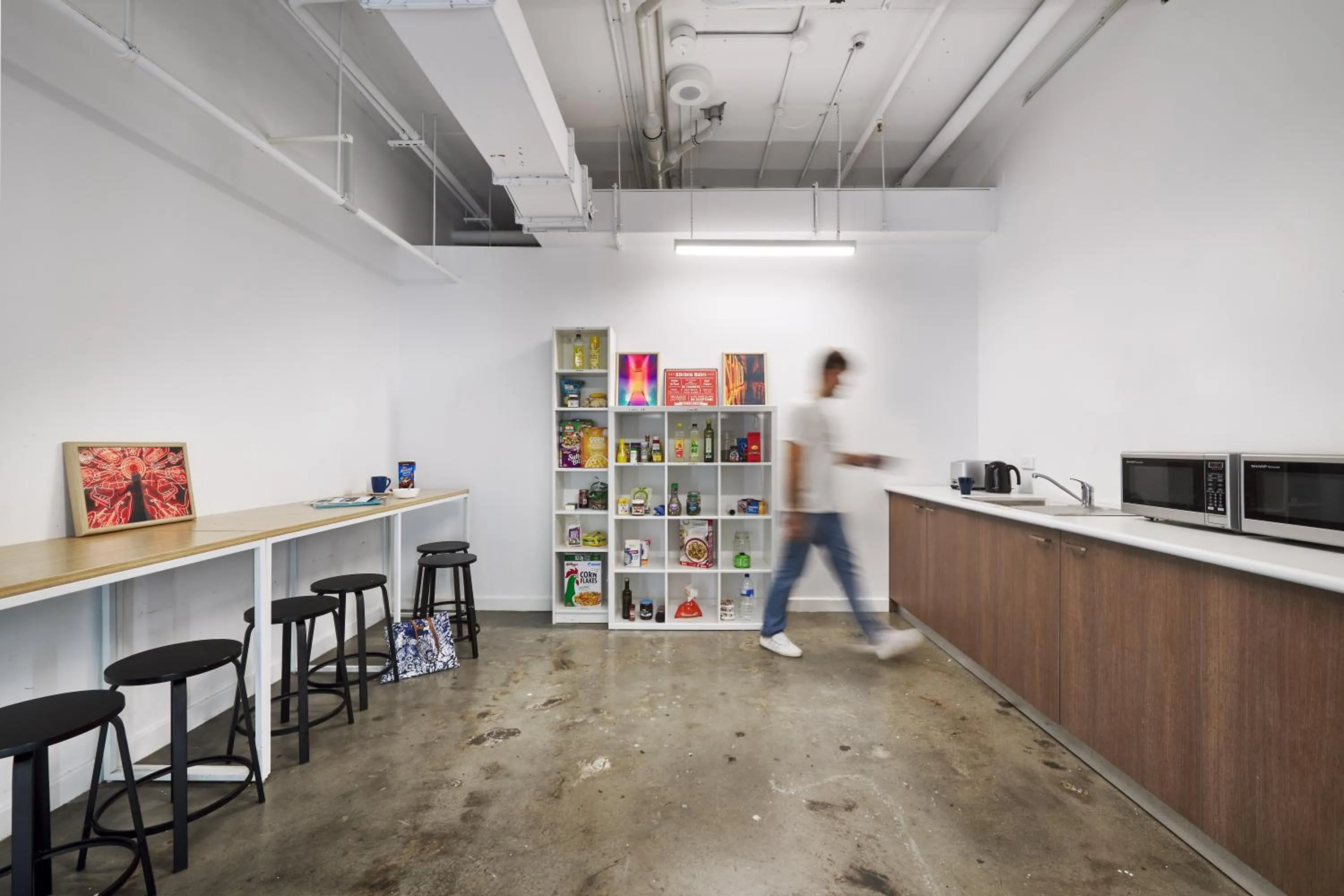 Communal kitchen in Hostel G Perth