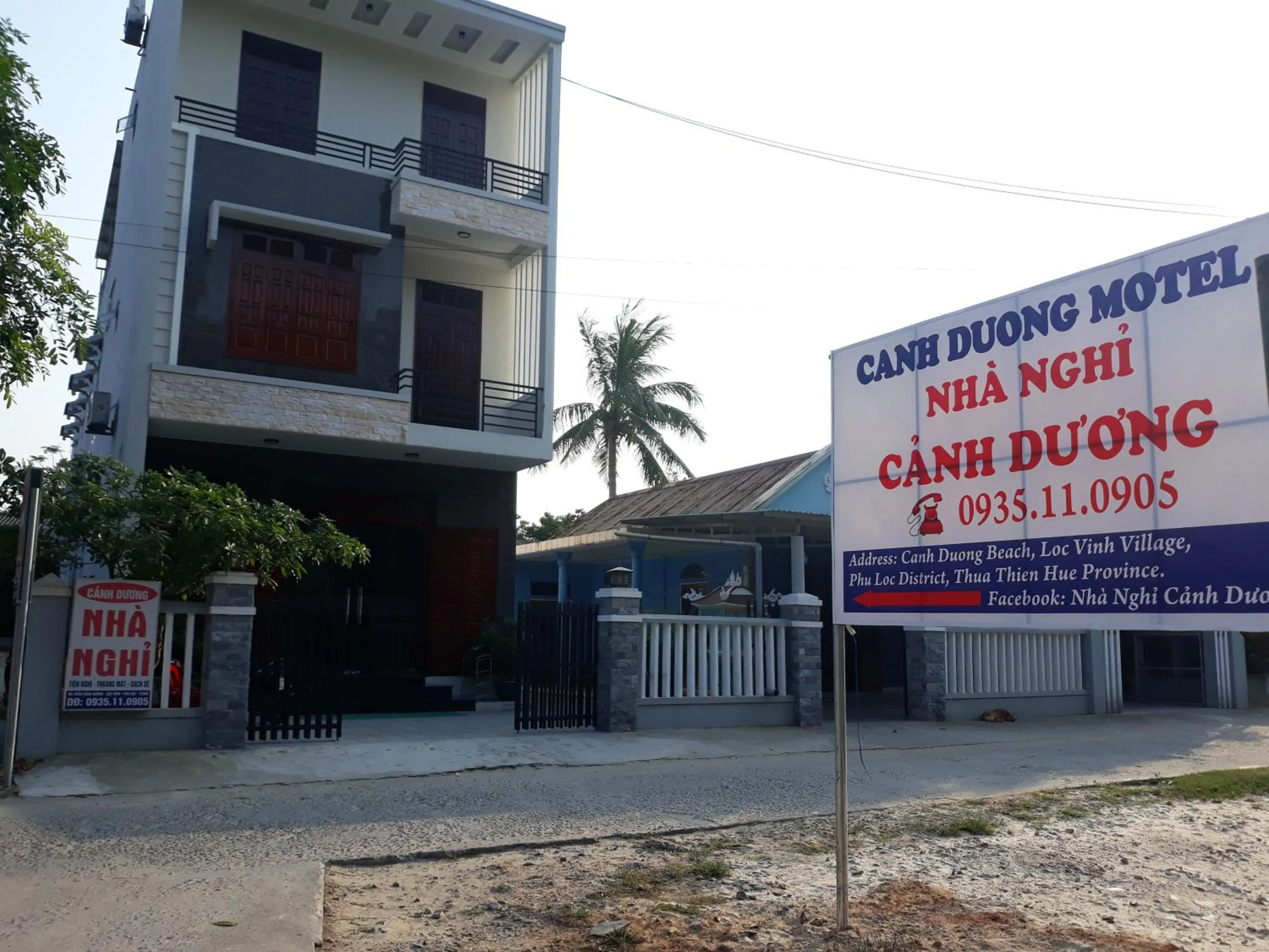 Facade/entrance in CANH DUONG MOTEL