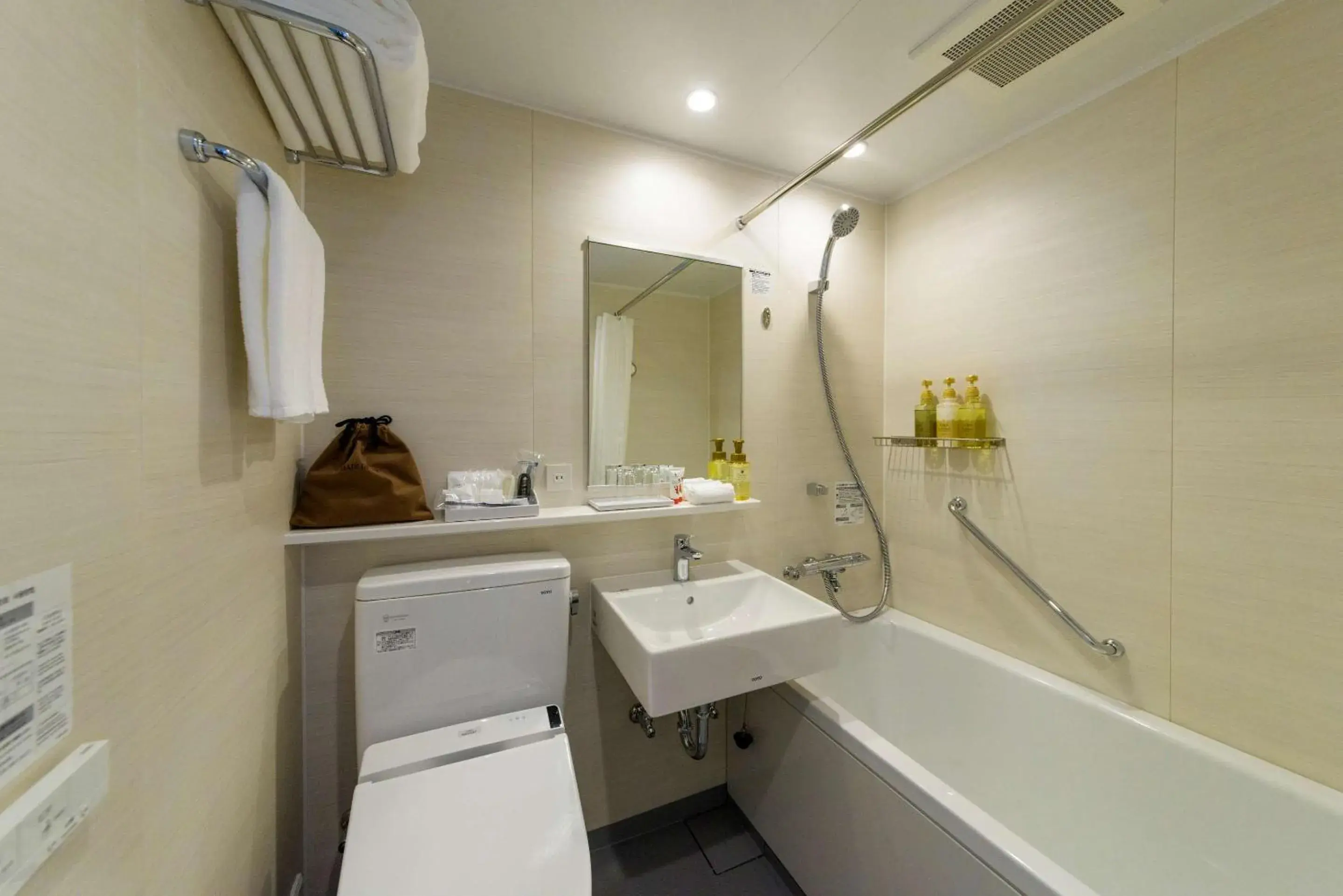 Executive Double Room with One Double Bed and Sofa Bed - Non-Smoking in Best Western Plus Hotel Fino Osaka Kitahama Executive Double Room with One Double Bed and Sofa Bed - Non-Smoking in Best Western Plus Hotel Fino Osaka Kitahama