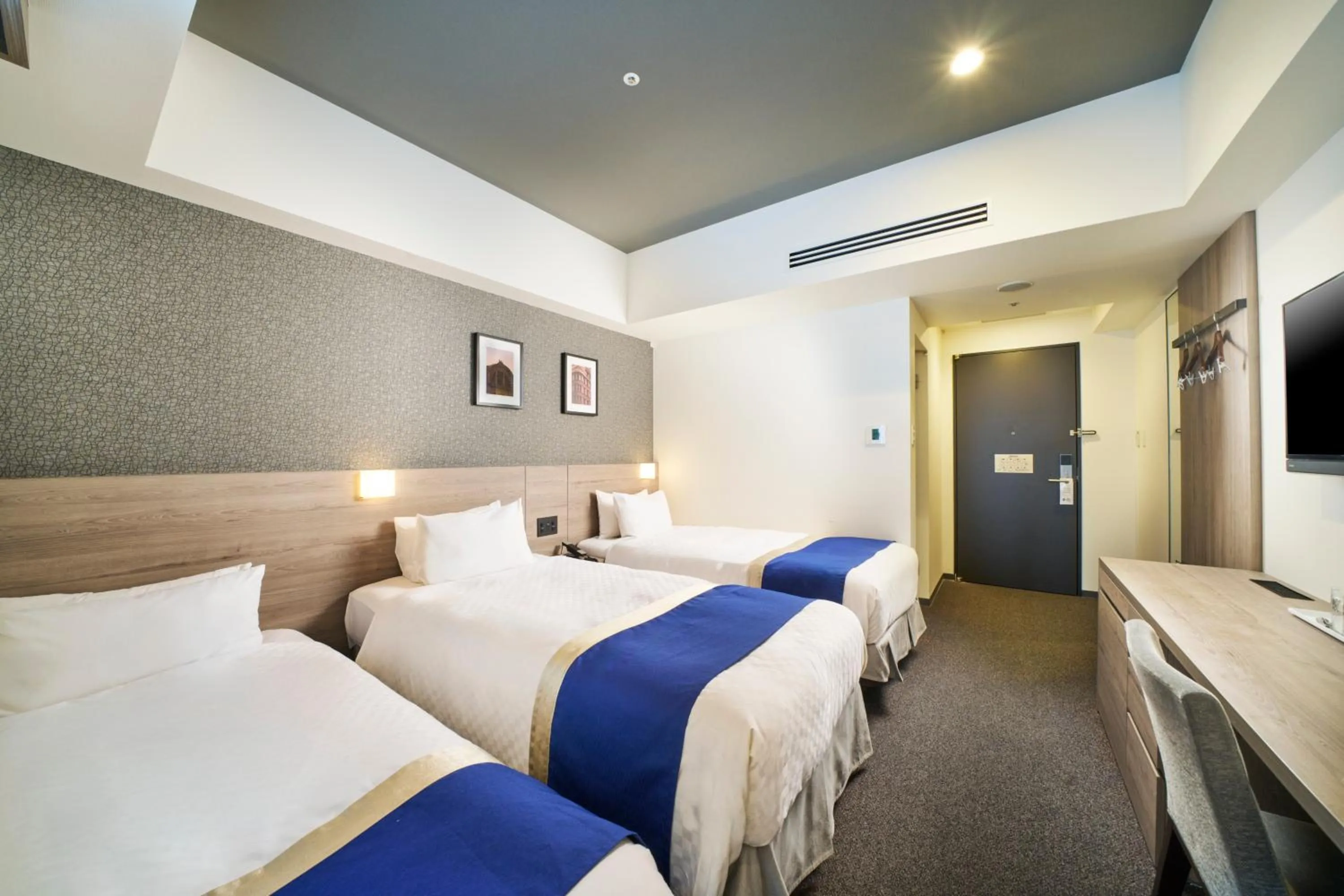 Bed in Best Western Plus Hotel Fino Osaka Kitahama