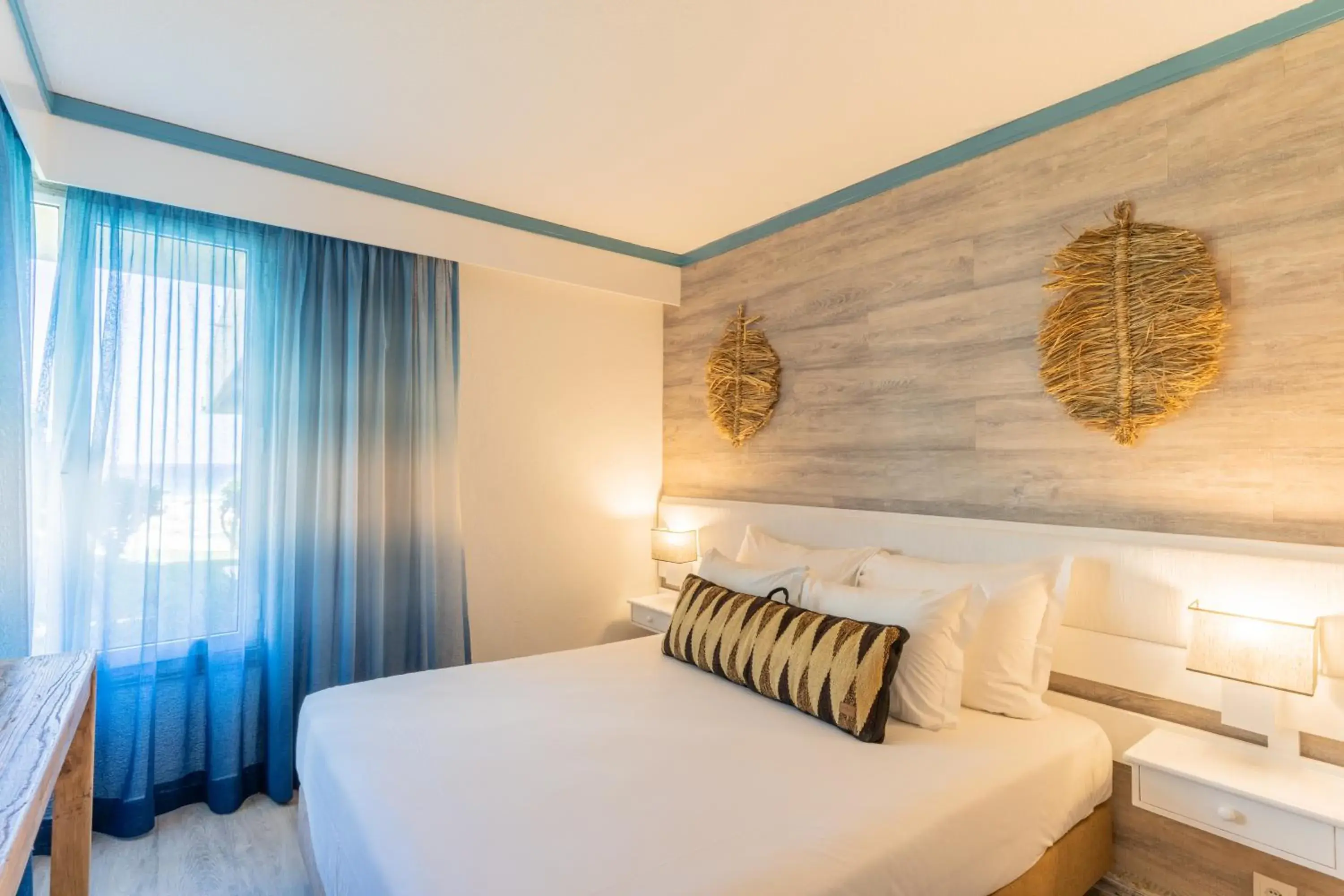 One-Bedroom Apartment with Side Sea View in Vila Baleira Suites One-Bedroom Apartment with Side Sea View in Vila Baleira Suites