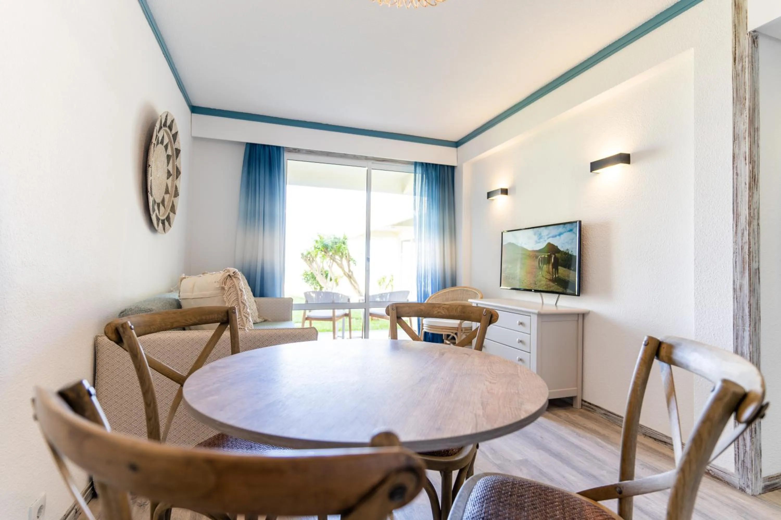 TV and multimedia in Vila Baleira Suites