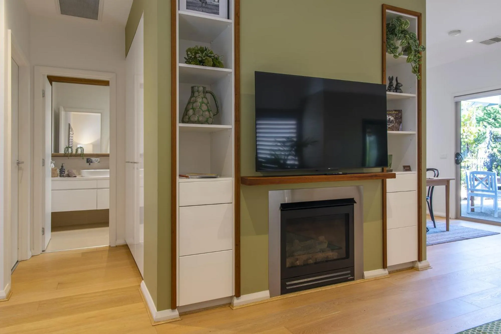 TV and multimedia in Mews Cottages