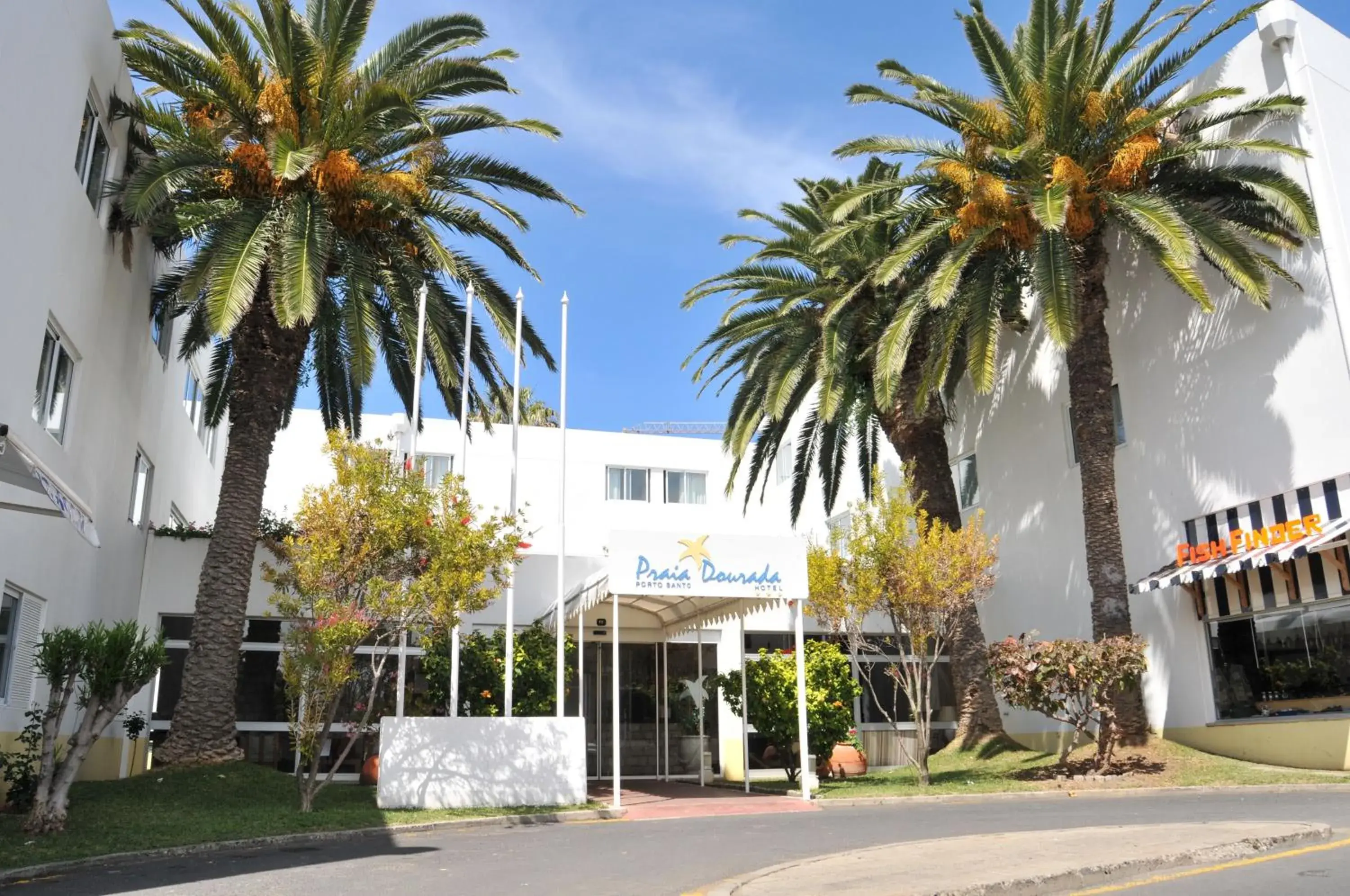 Facade/entrance in Hotel Praia Dourada Facade/entrance in Hotel Praia Dourada