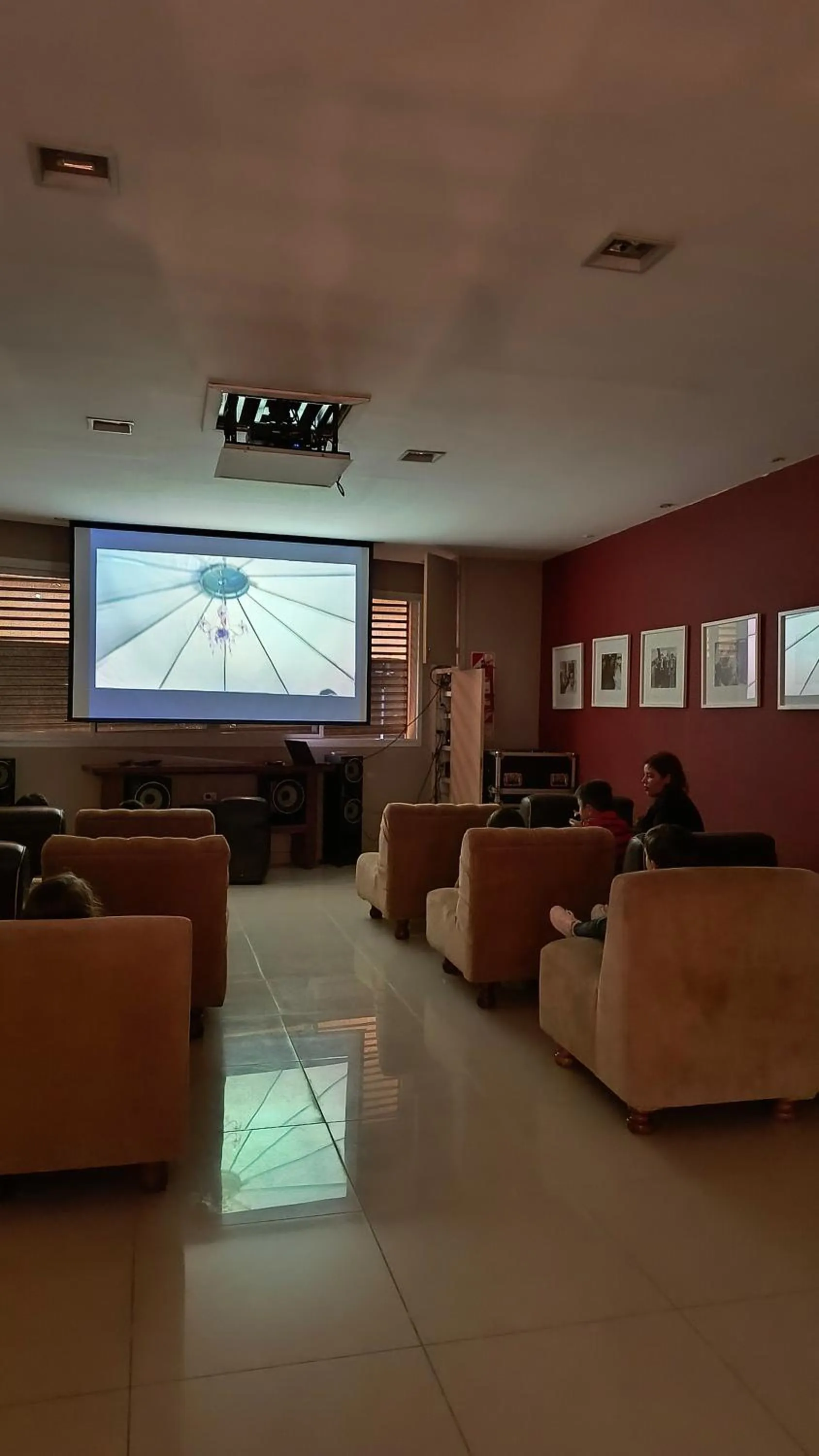 Communal lounge/ TV room in HDA Hotel & Spa