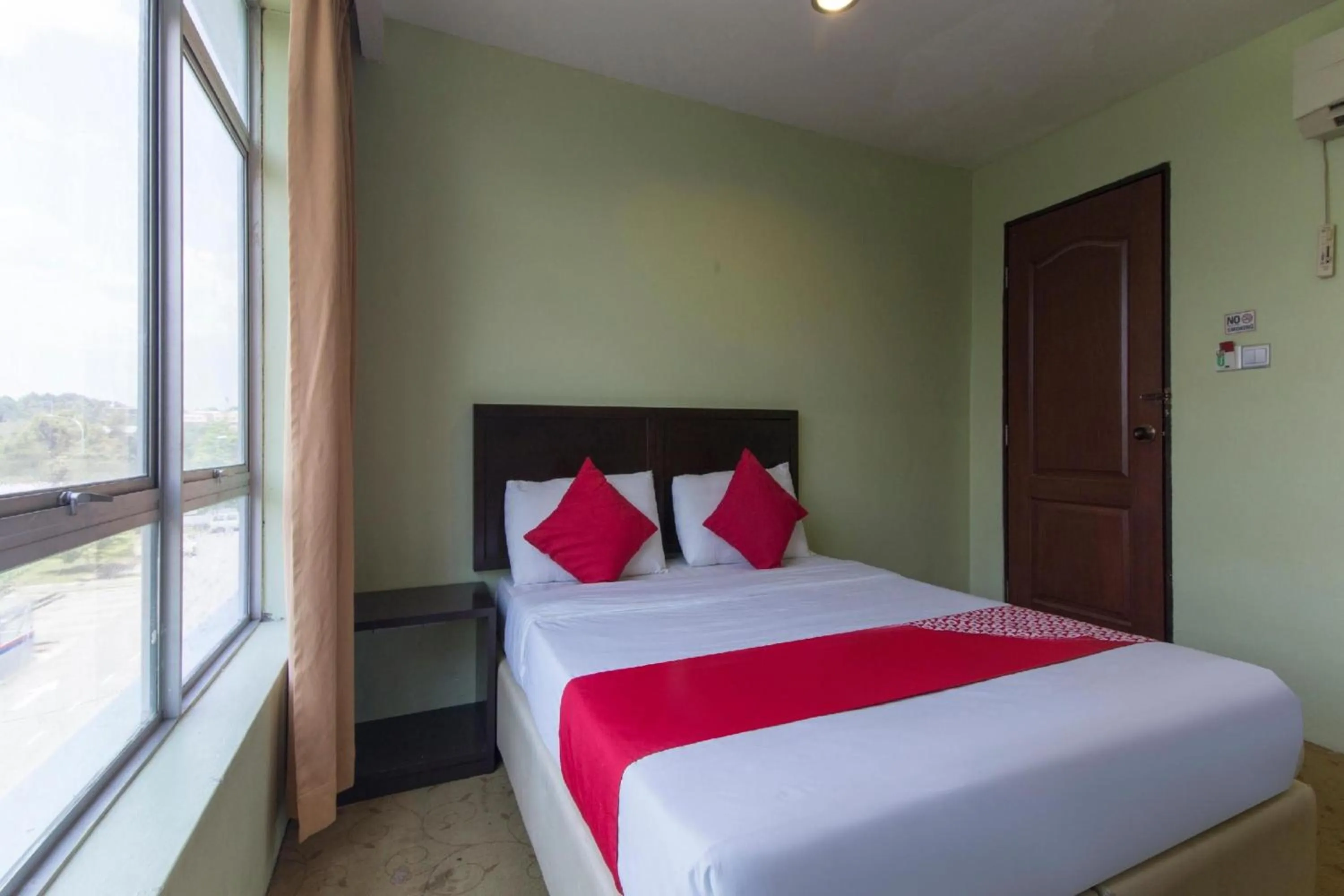 Photo of the whole room, Bed in Amani Hotel