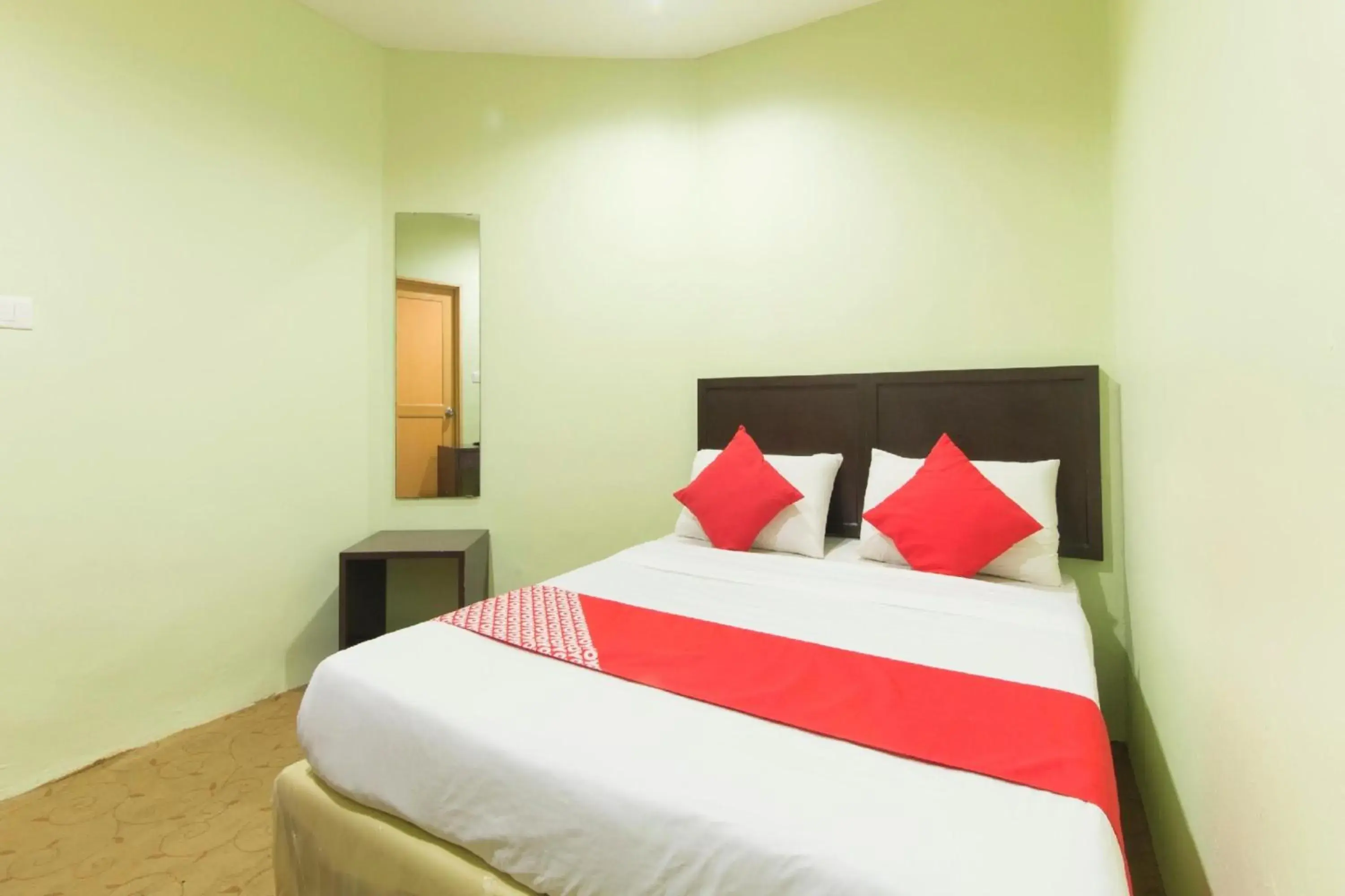 Standard Queen Room in Amani Hotel Standard Queen Room in Amani Hotel