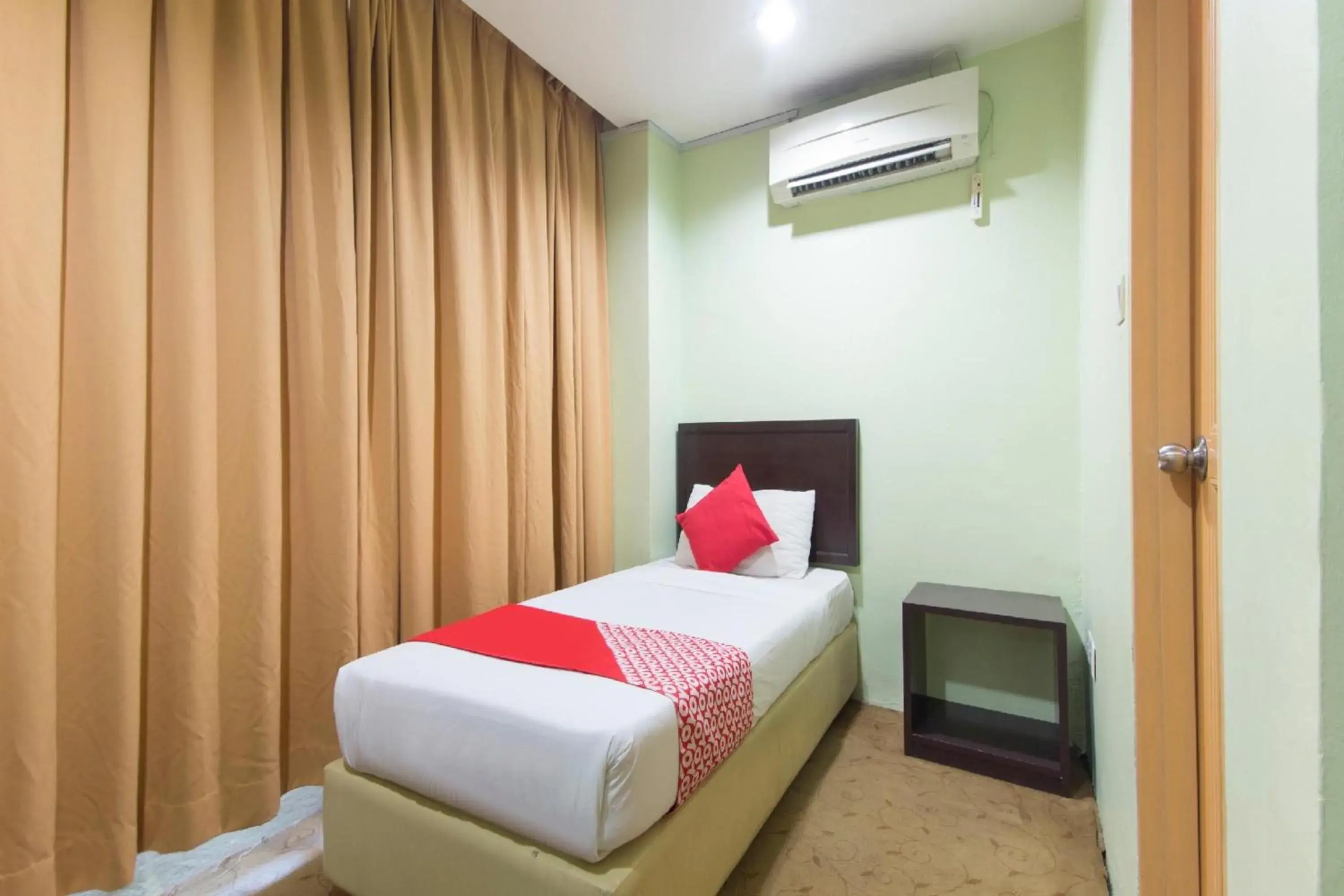 Photo of the whole room, Bed in Amani Hotel Photo of the whole room, Bed in Amani Hotel