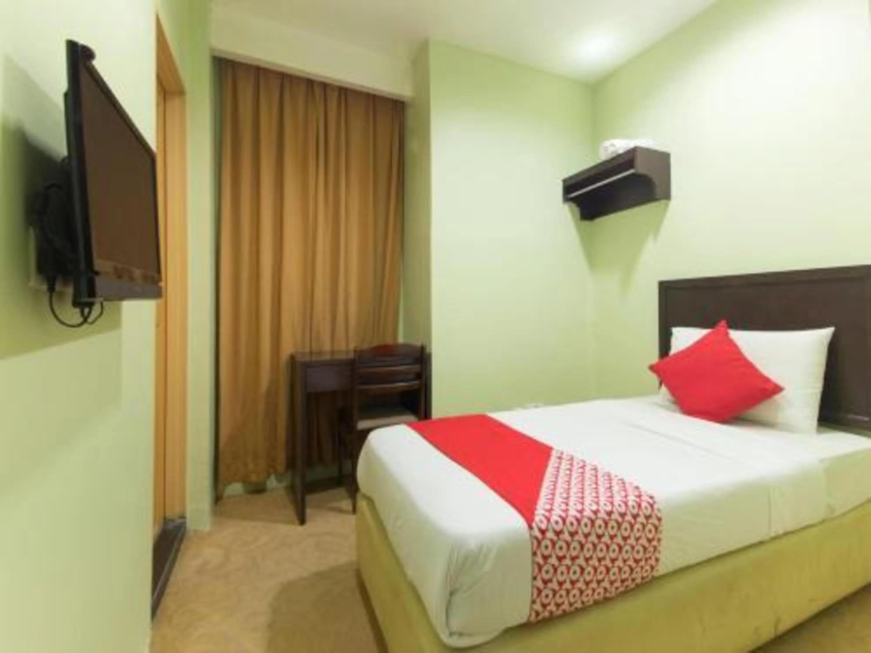 Photo of the whole room, Bed in Amani Hotel