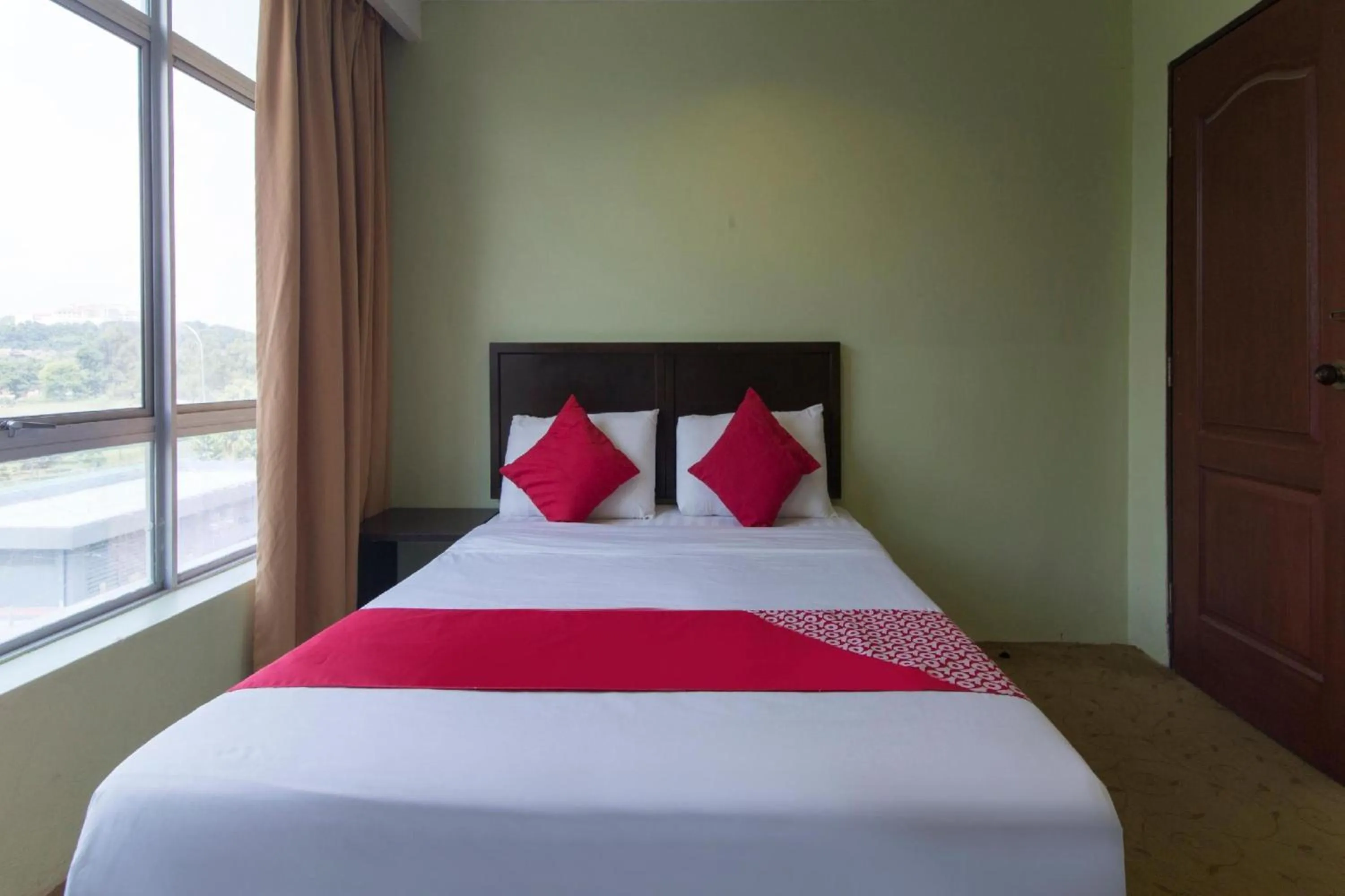 Bedroom, Bed in Amani Hotel