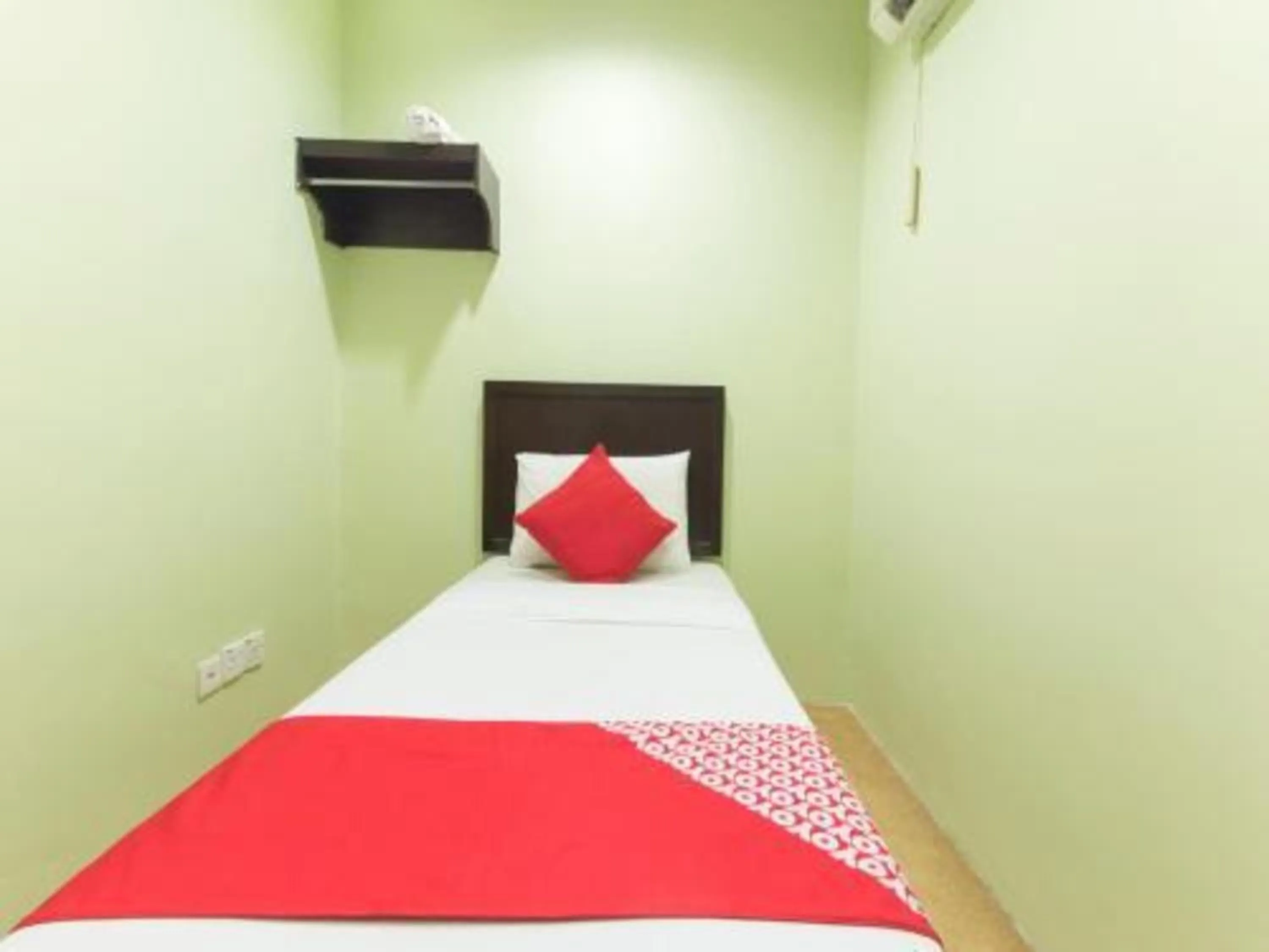 Photo of the whole room, Bed in Amani Hotel