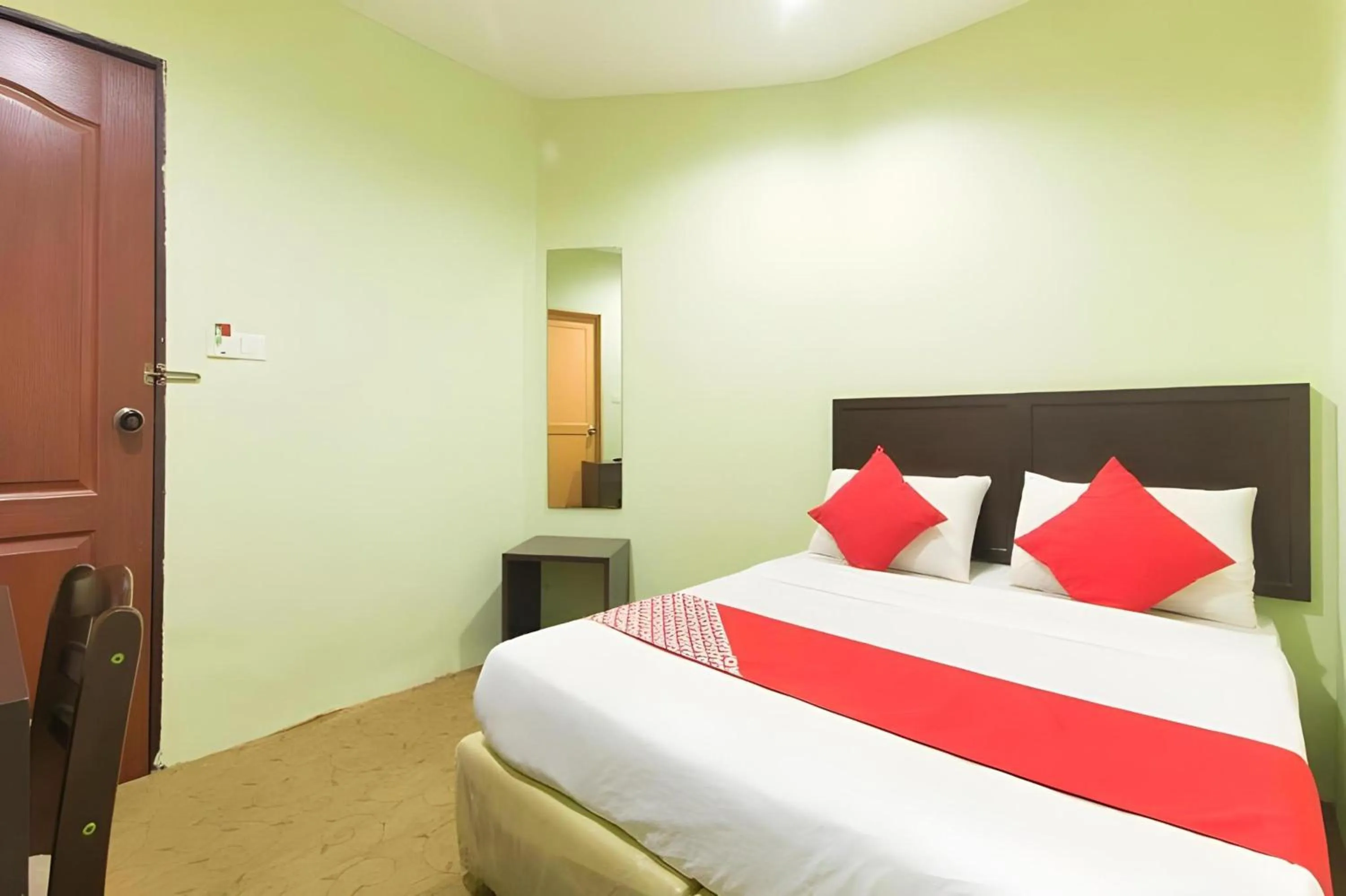 Photo of the whole room, Bed in Amani Hotel