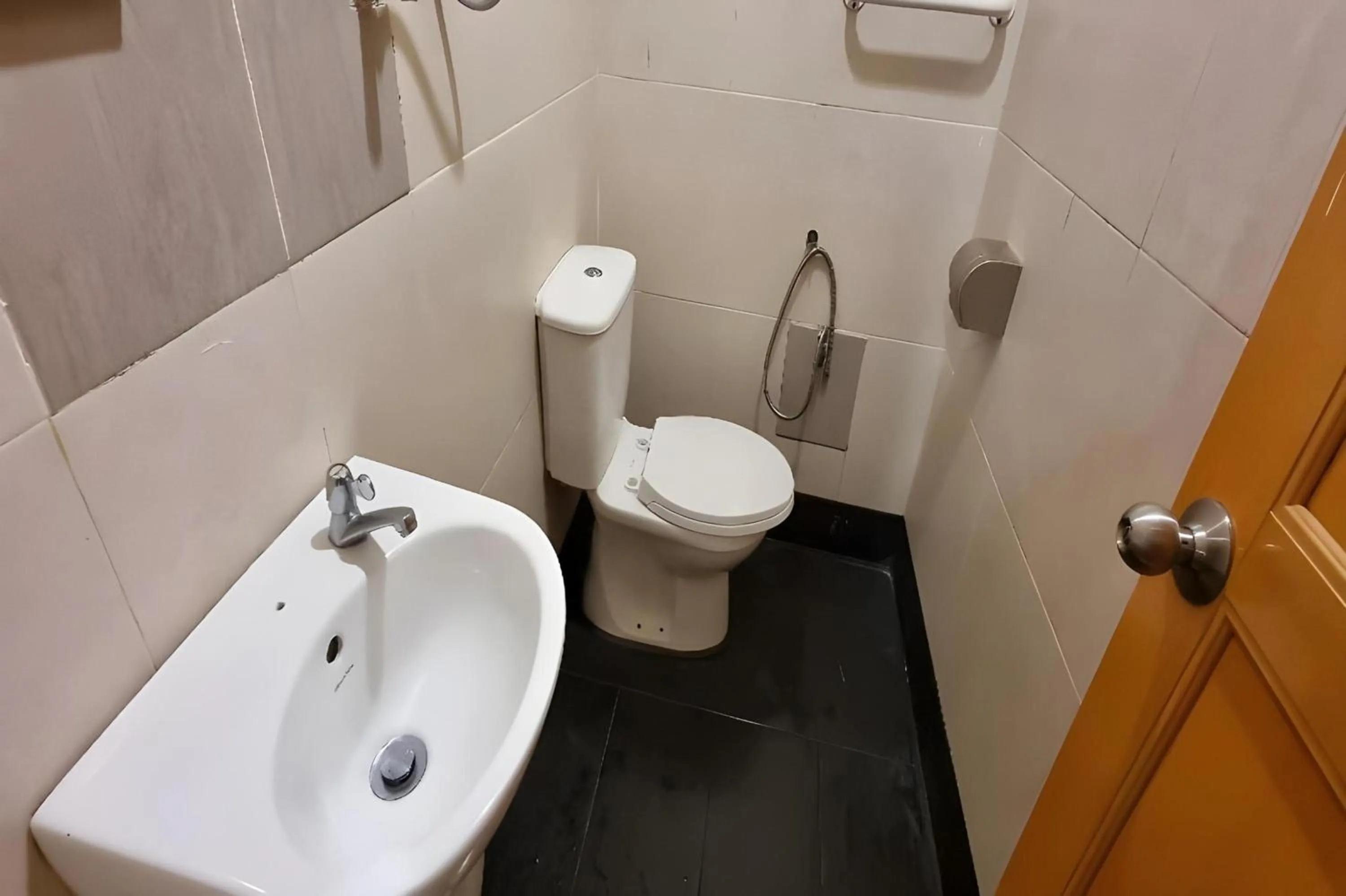 Bathroom in Amani Hotel