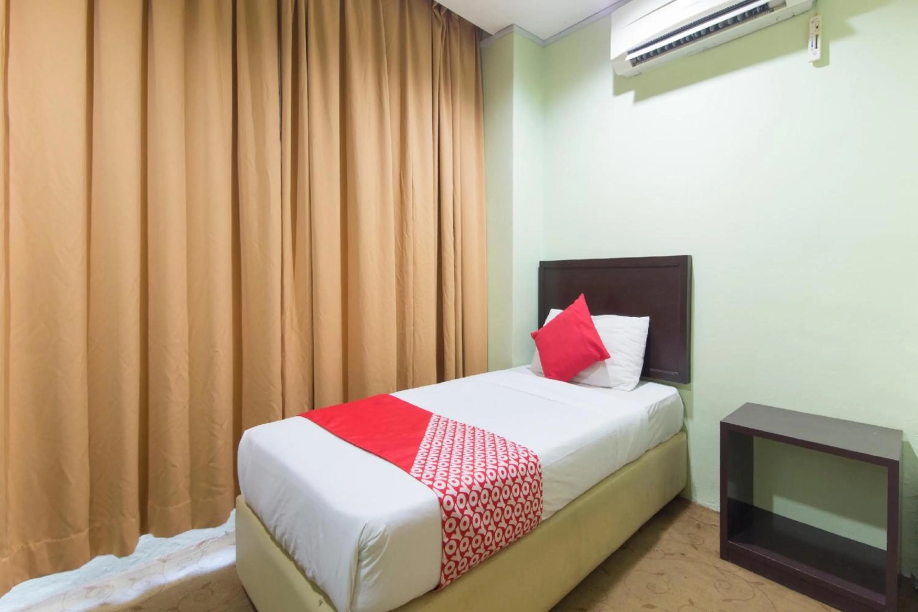 Bedroom, Bed in Amani Hotel