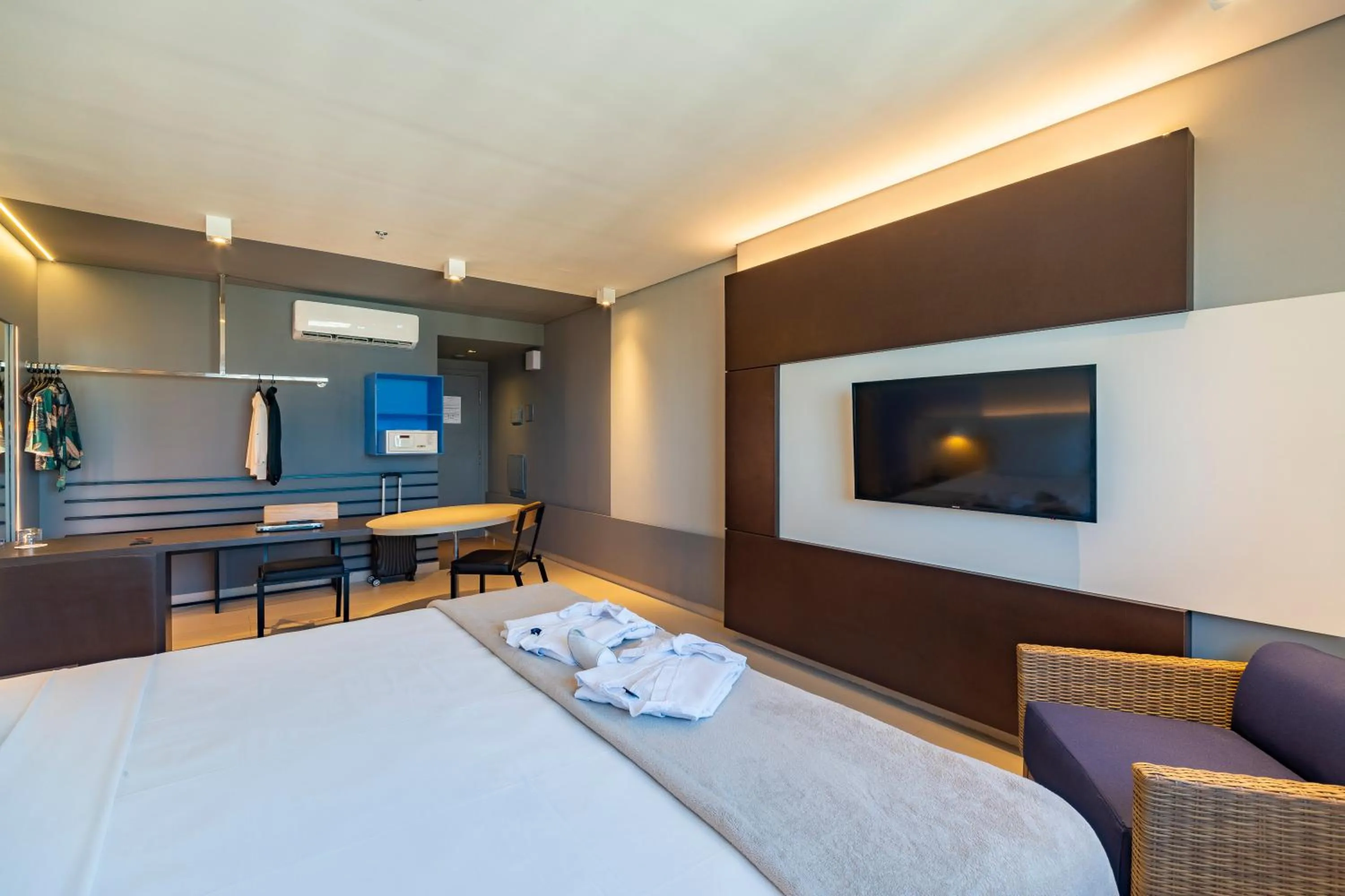 Bedroom, Bed in Intercity Salvador