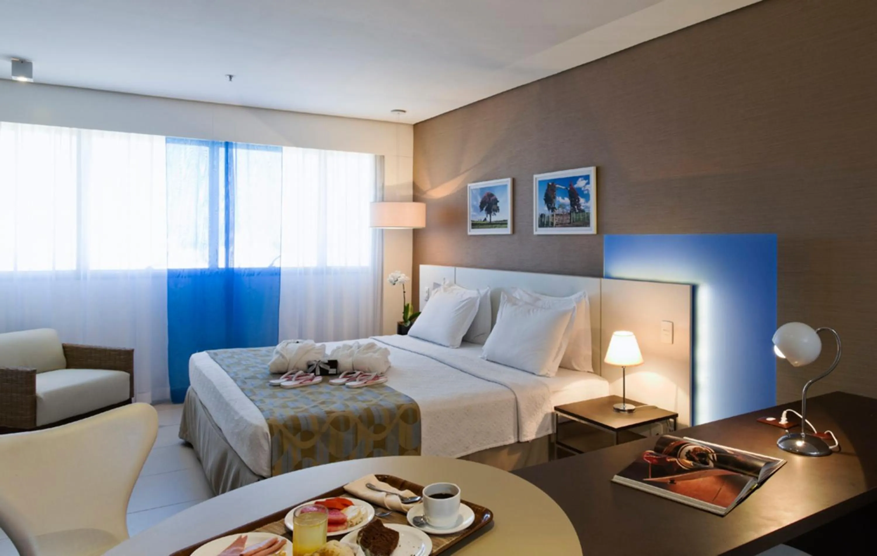 Photo of the whole room, Bed in Intercity Salvador