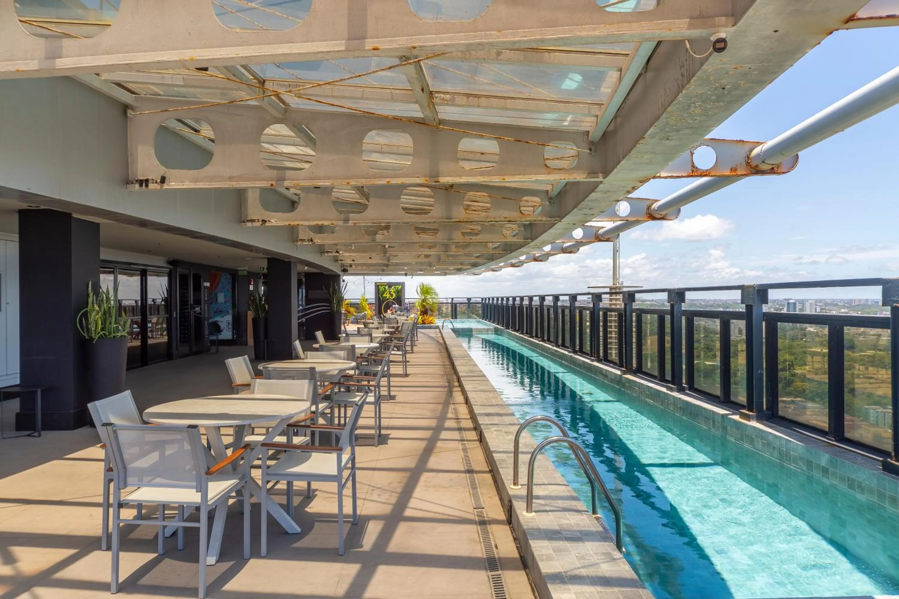 Swimming pool in Intercity Salvador
