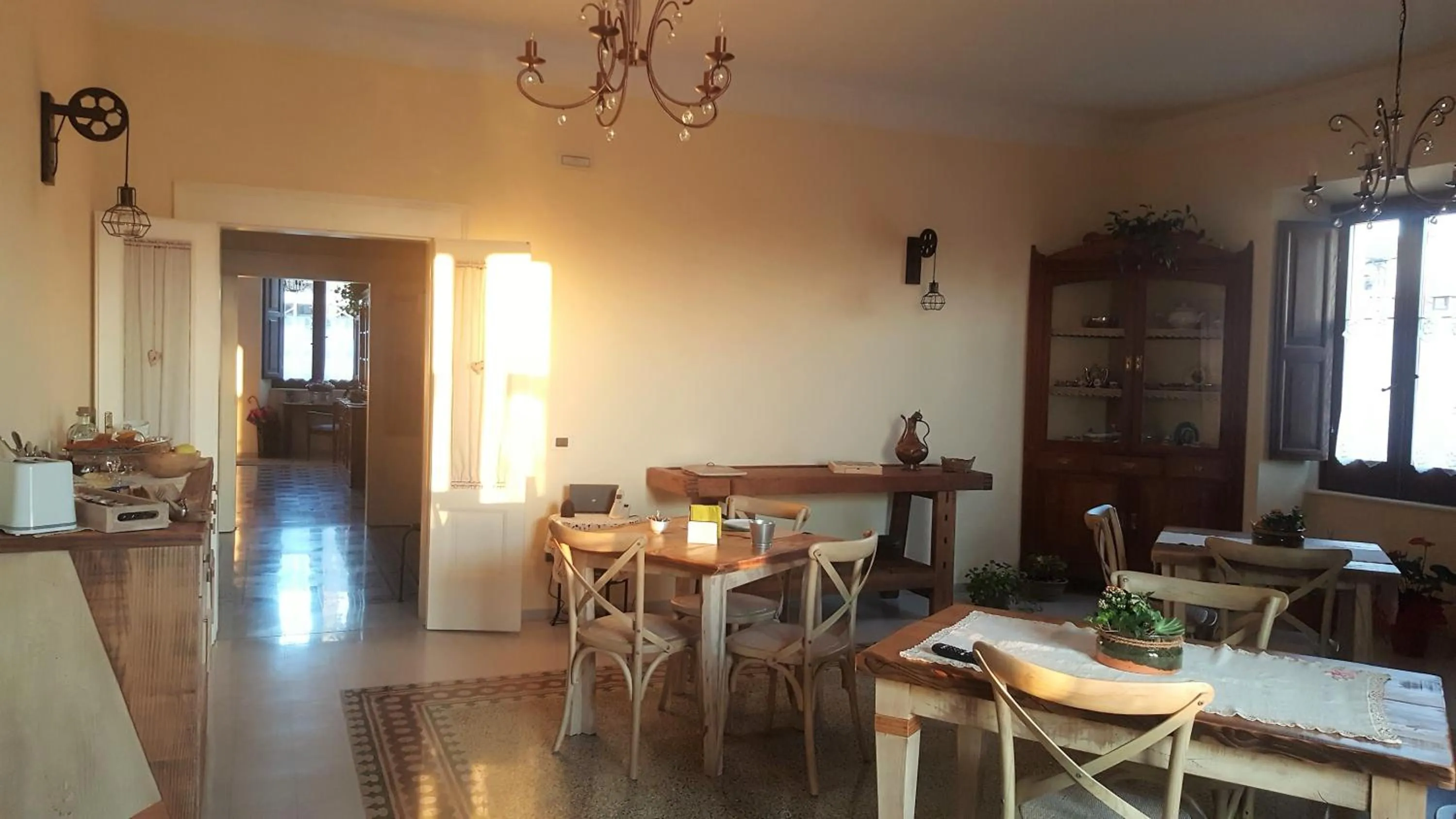 Communal lounge/ TV room in Amaranto99