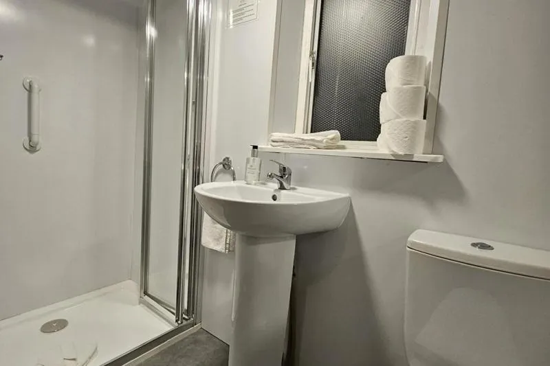 Shower in Bush Hotel