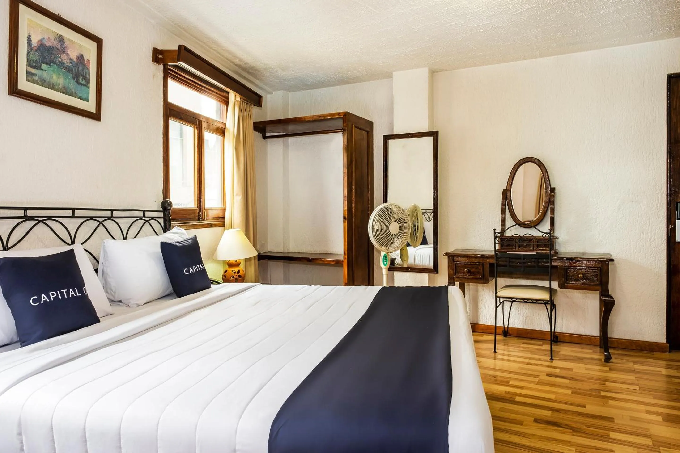 Bedroom, Bed in Capital O Hotel Central, Xalapa