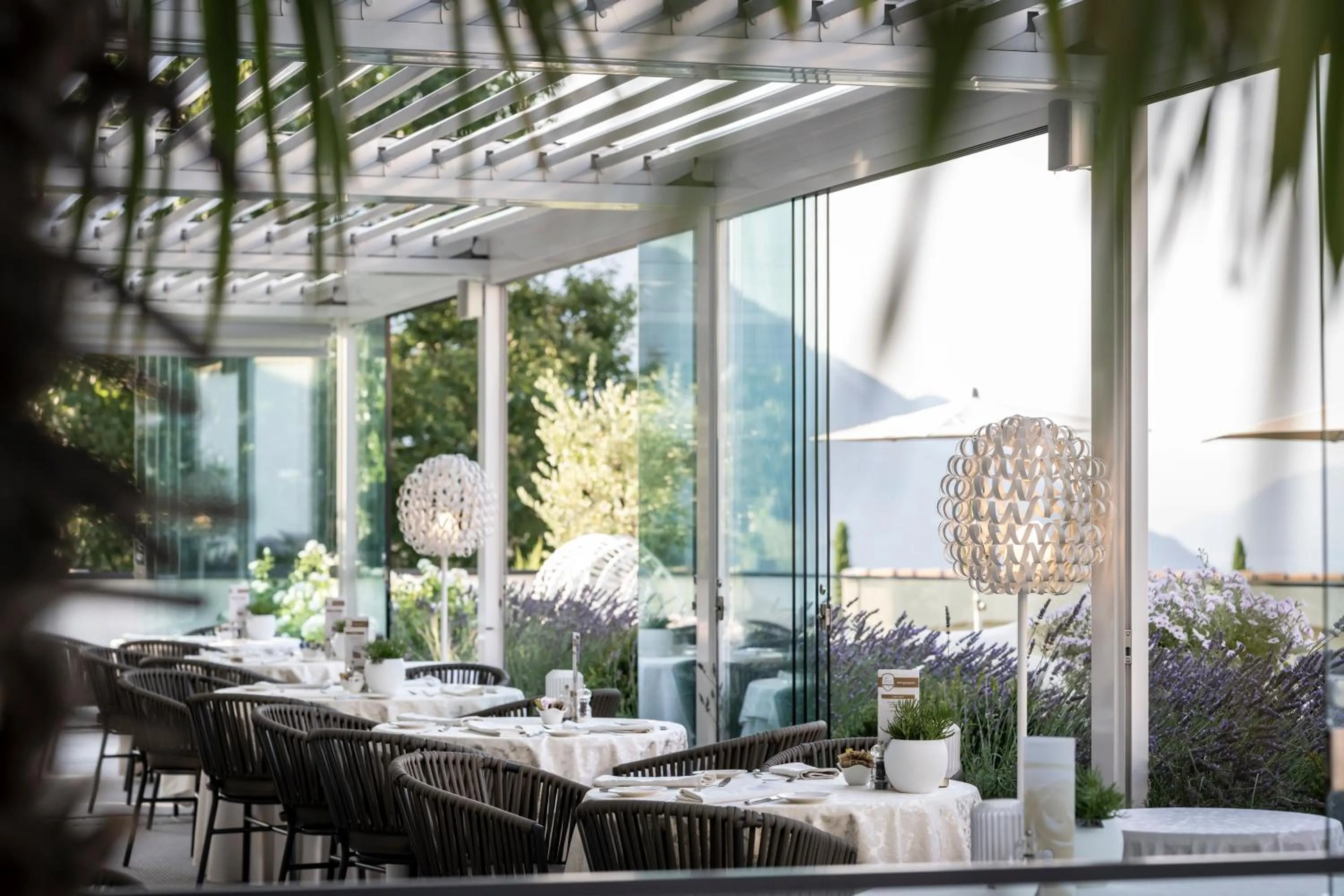 Restaurant/places to eat in Small & Beautiful Hotel Gnaid