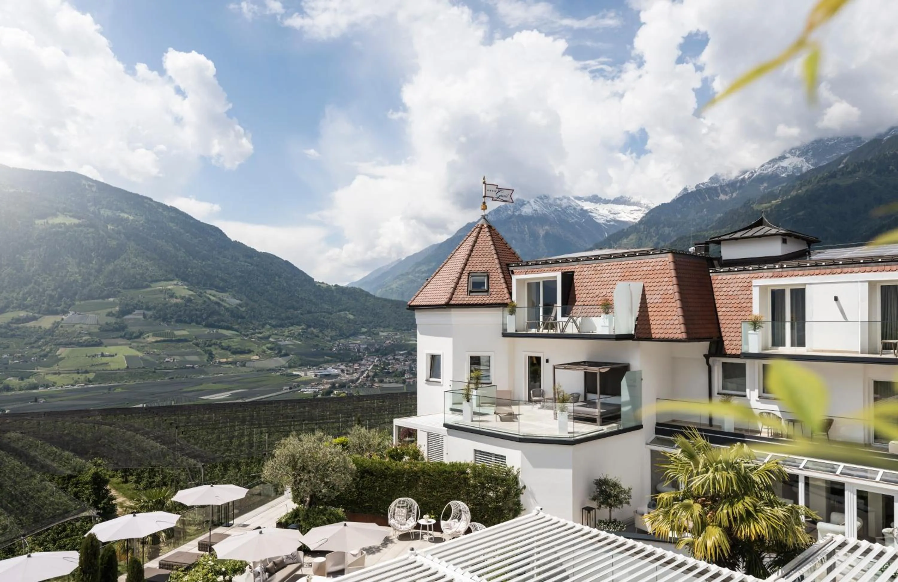 Property building in Small & Beautiful Hotel Gnaid