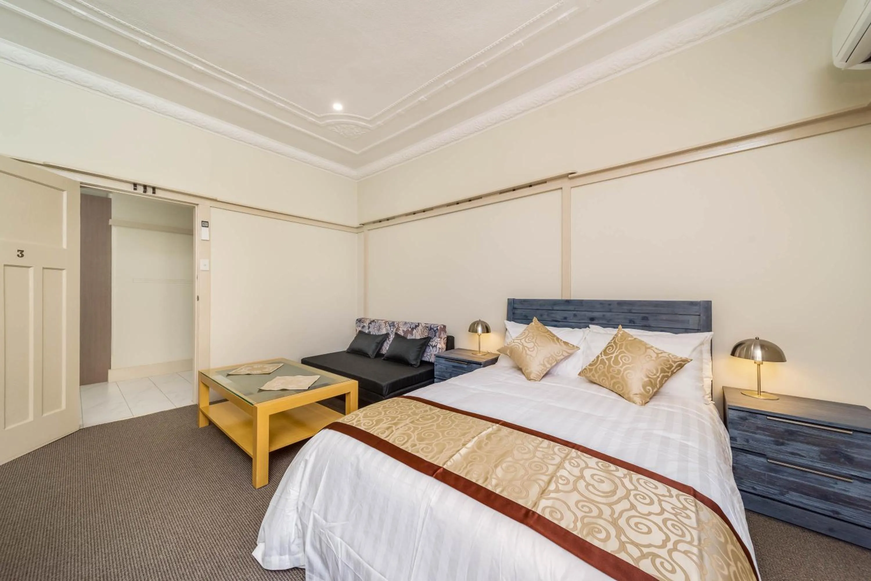 Bed in Marulan Stayz