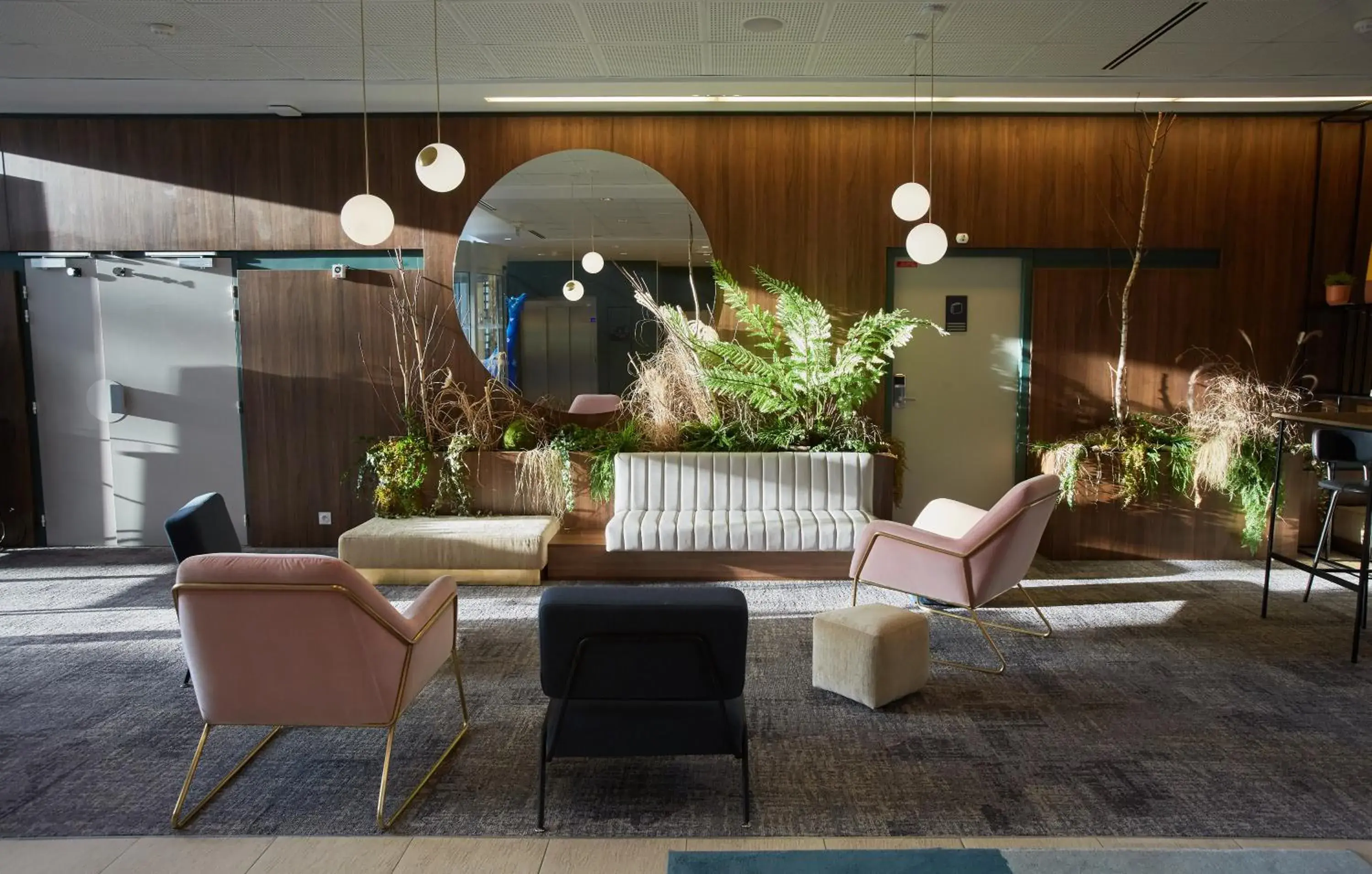 Lobby or reception in Best Western Plus Paris Meudon Ermitage Lobby or reception in Best Western Plus Paris Meudon Ermitage