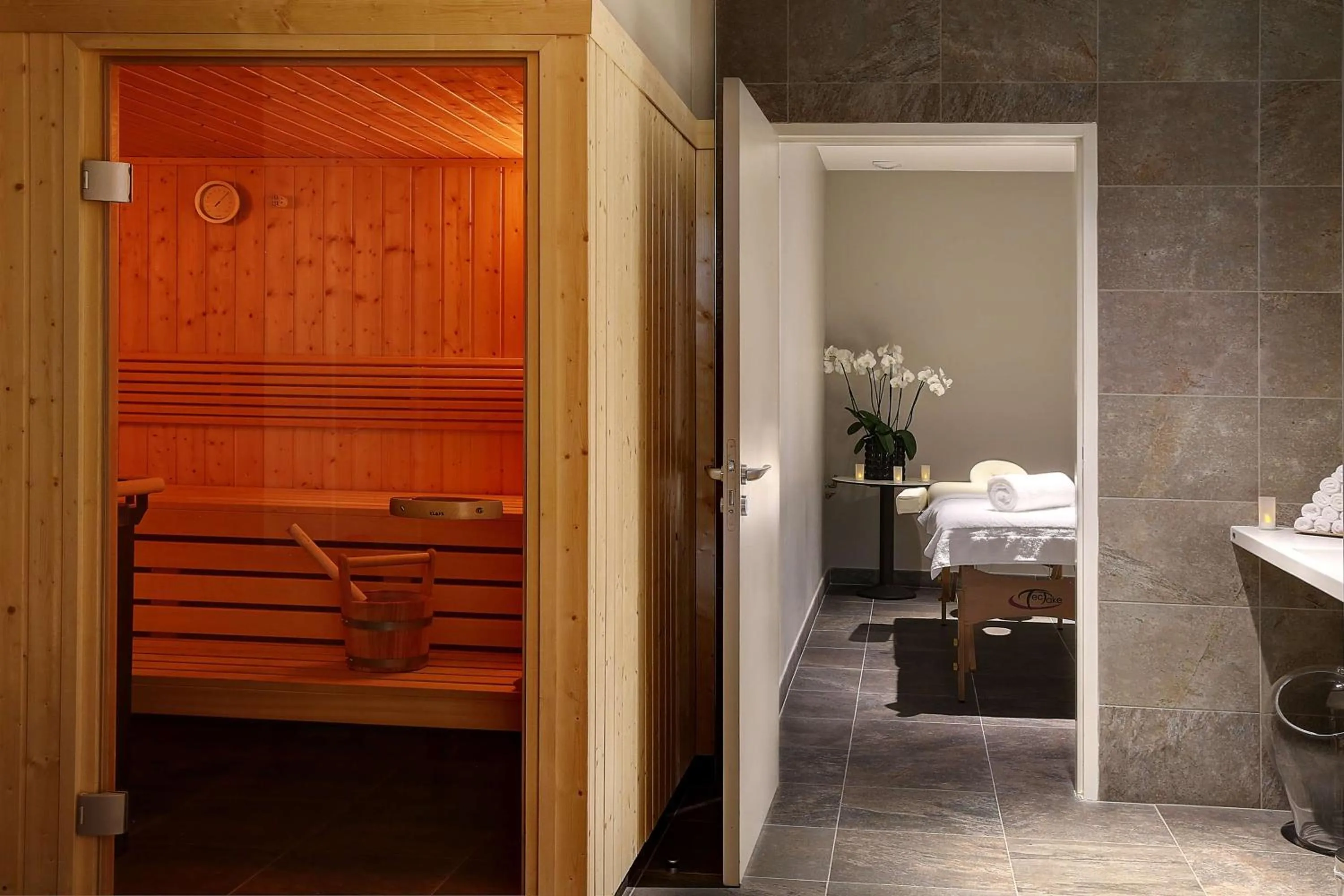 Spa and wellness centre/facilities in Best Western Plus Paris Meudon Ermitage