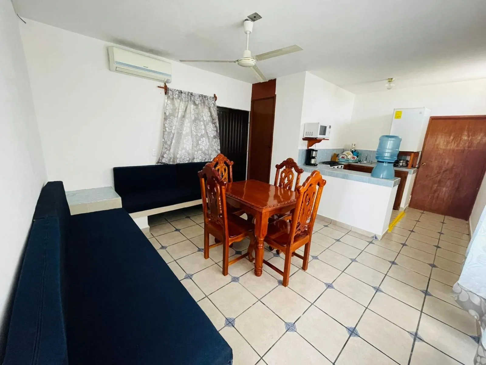 Kitchen or kitchenette, Bed in Hotel Moreno