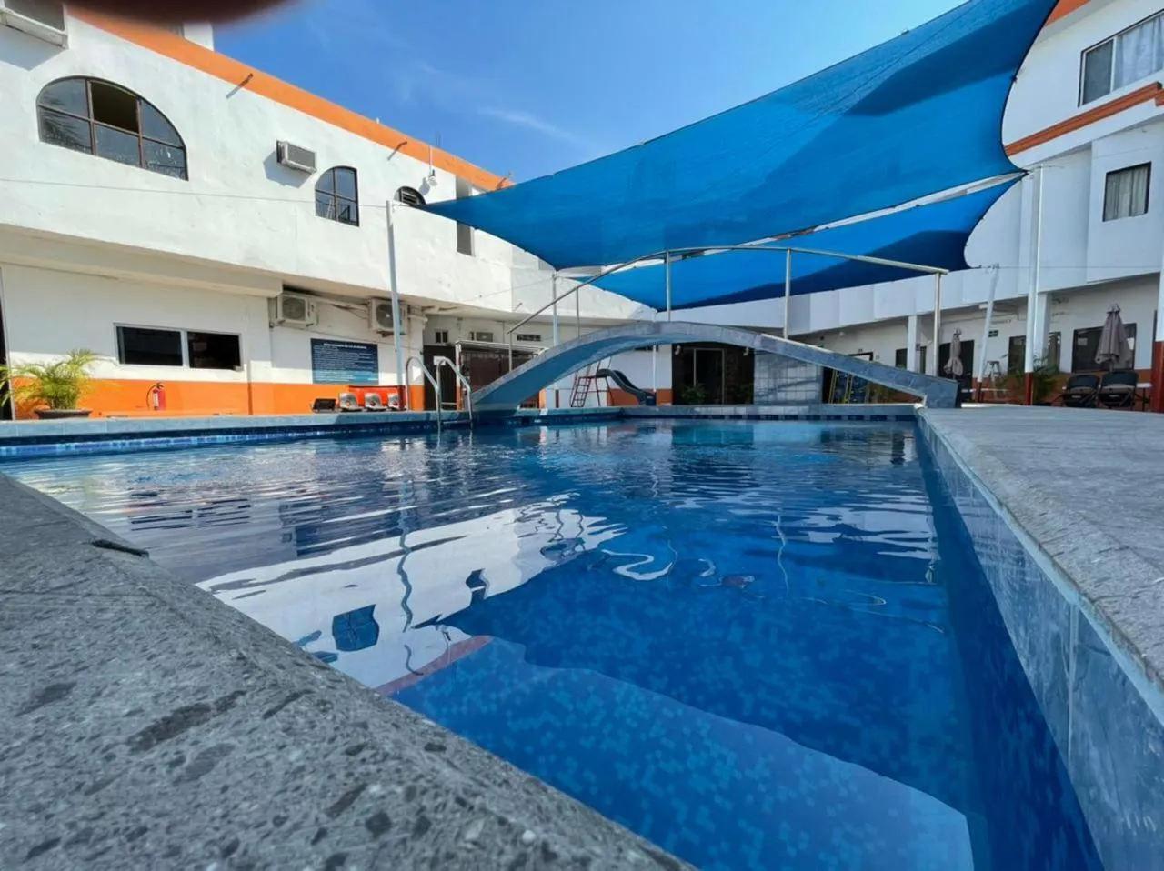 Swimming pool in Hotel Moreno