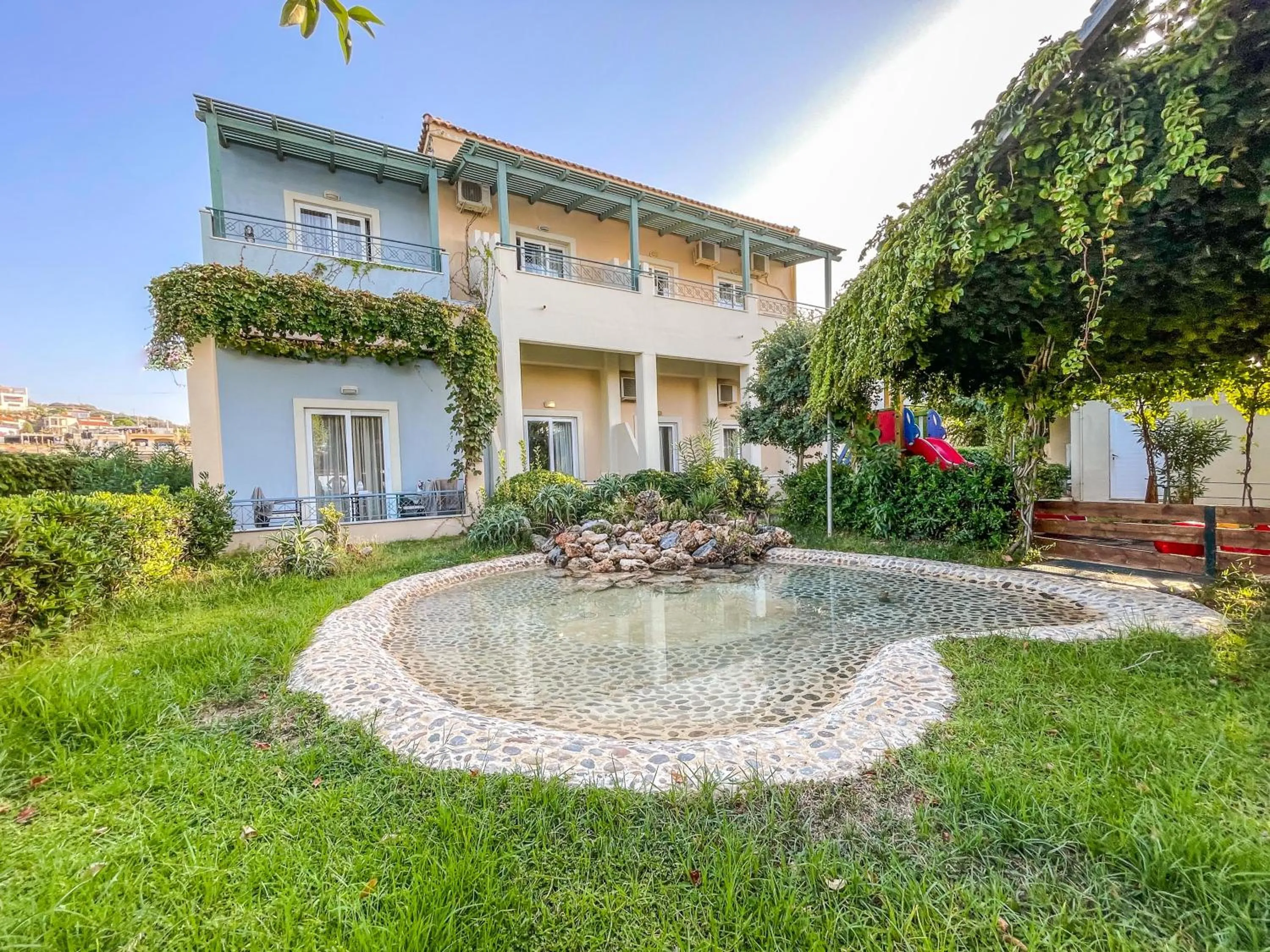 Property building in Melina Beach