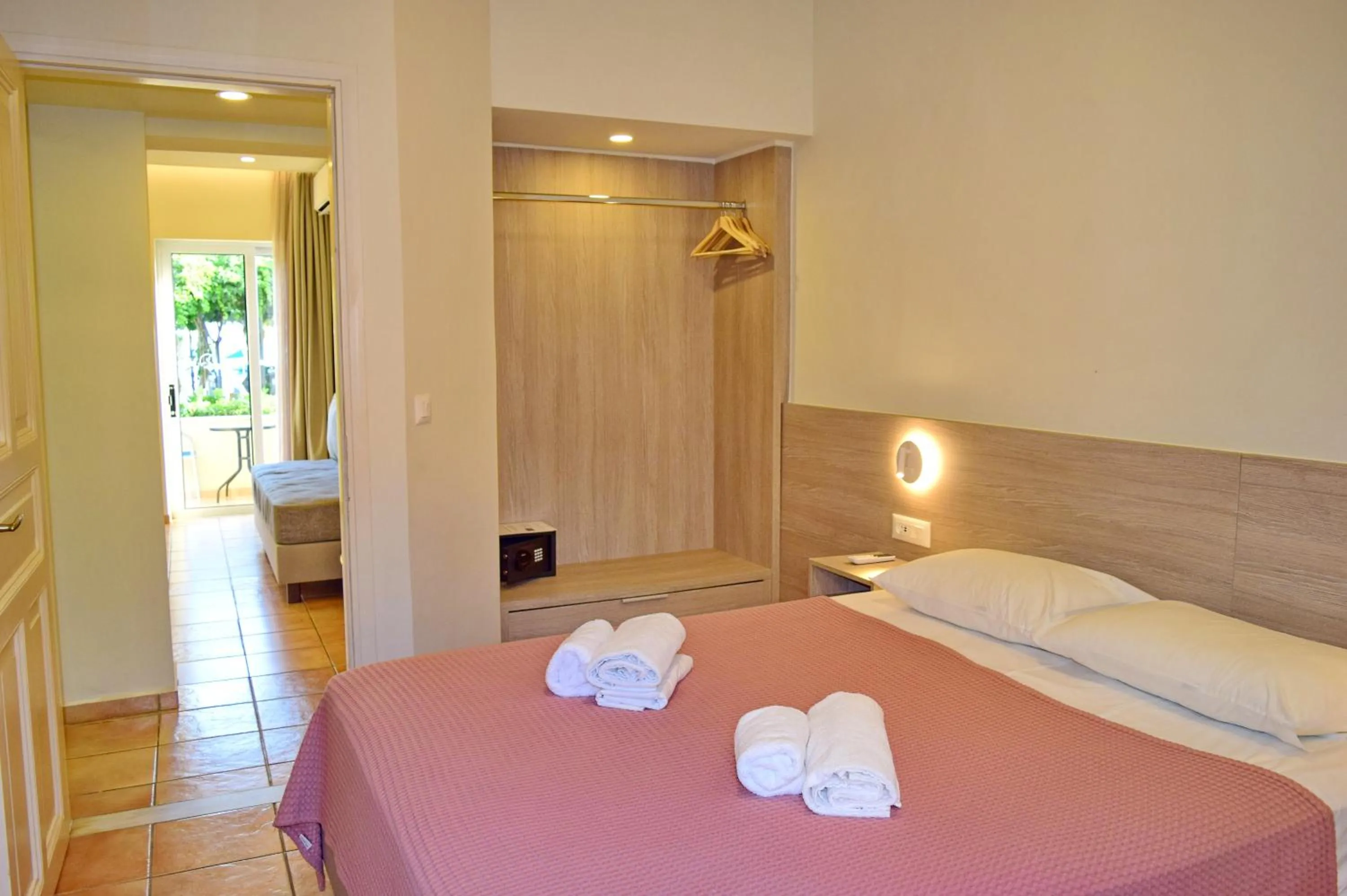 Bedroom, Bed in Melina Beach