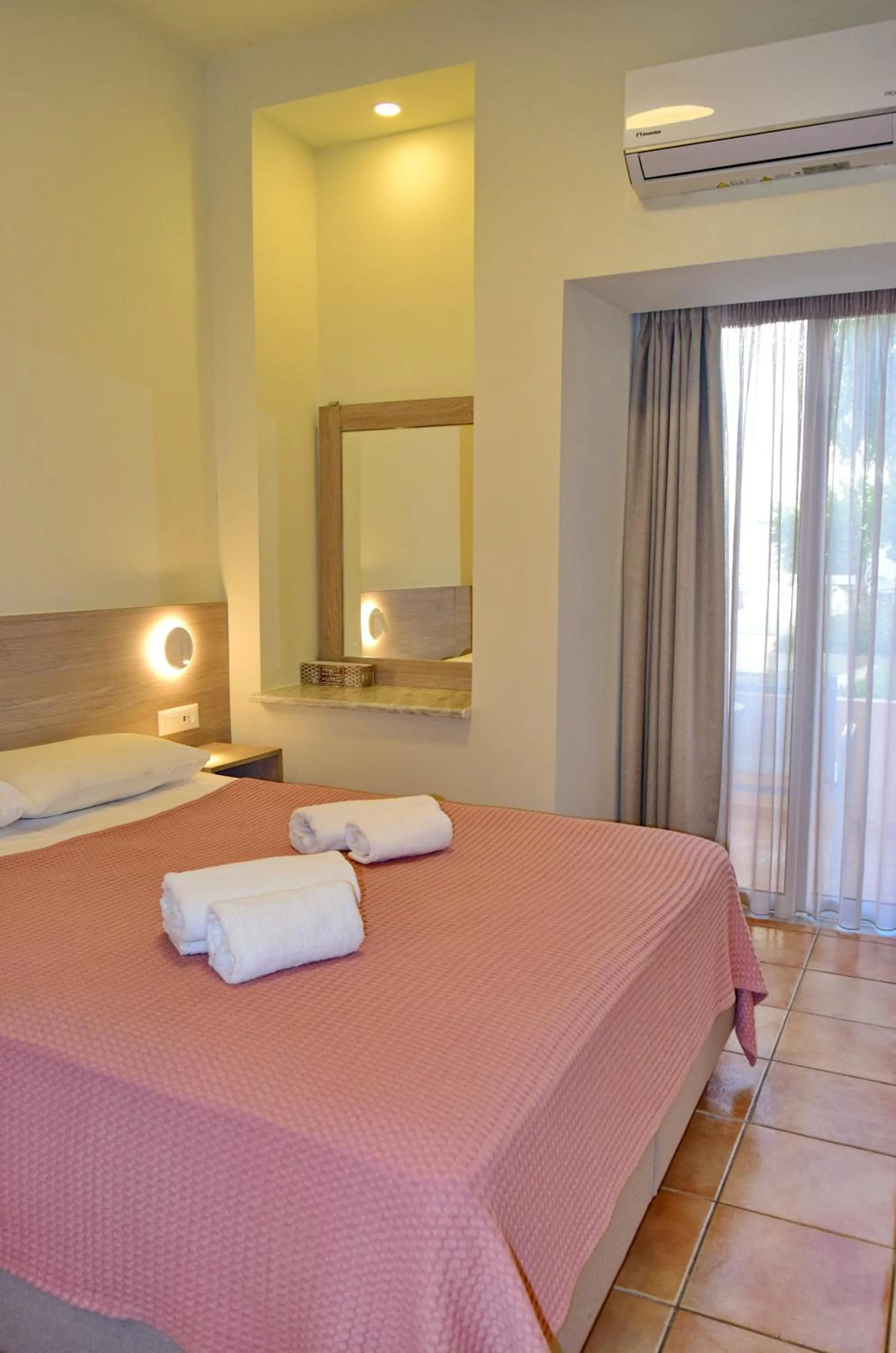 Bedroom, Bed in Melina Beach