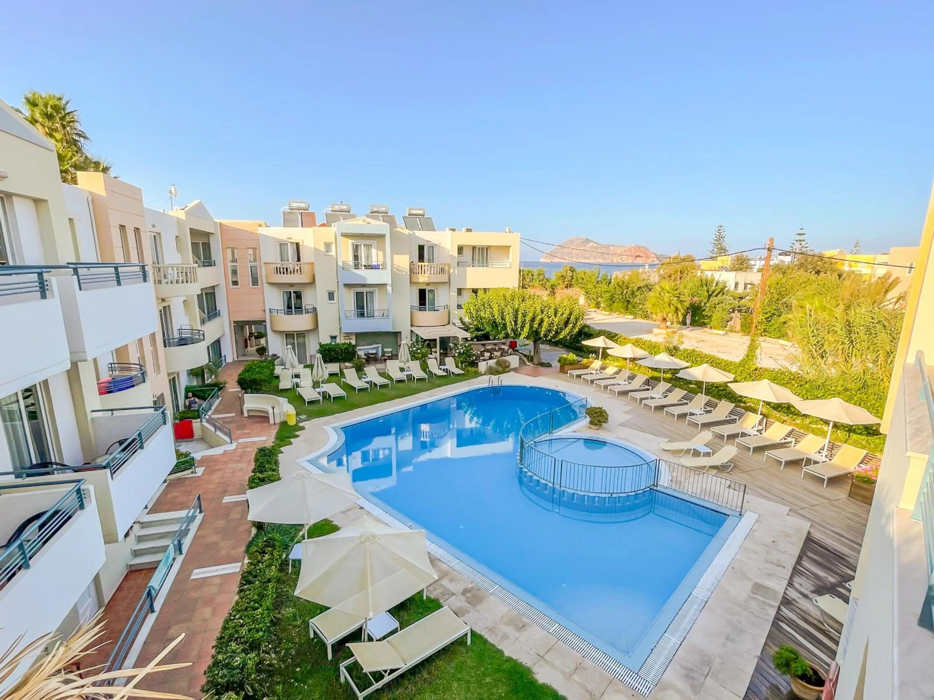 Swimming pool in Melina Beach