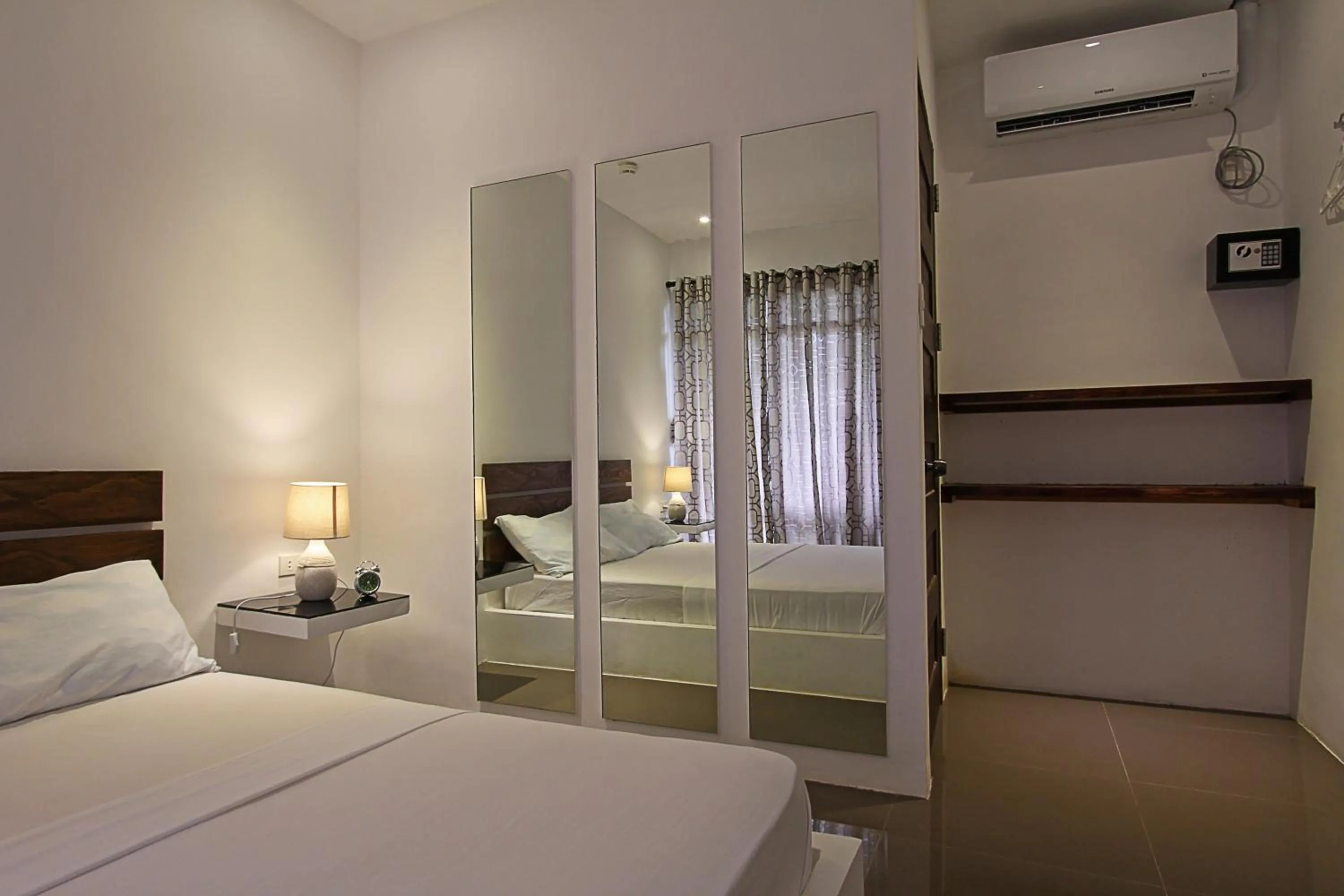 Bedroom, Bed in Quest Villa