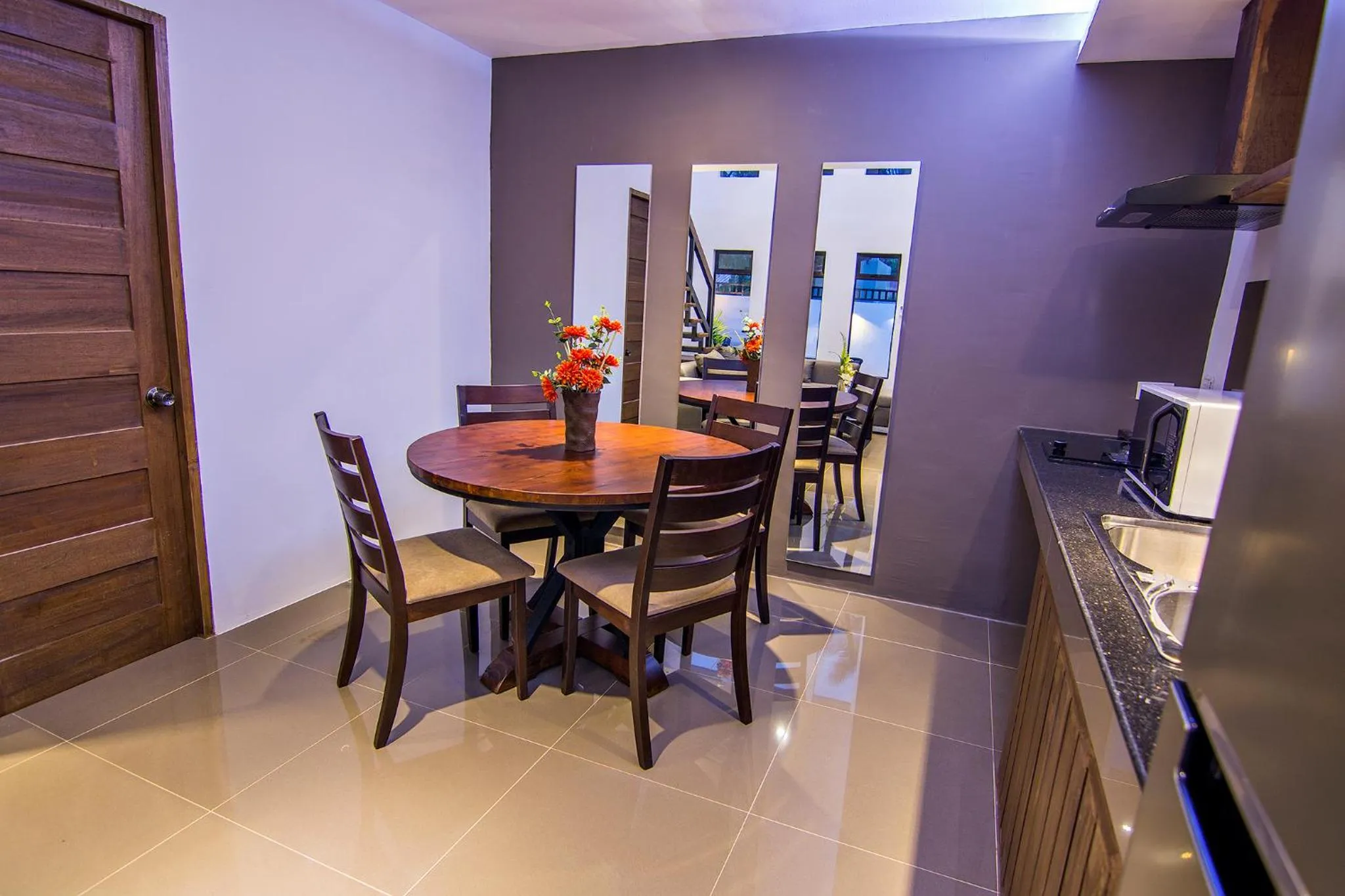 Kitchen or kitchenette in Quest Villa