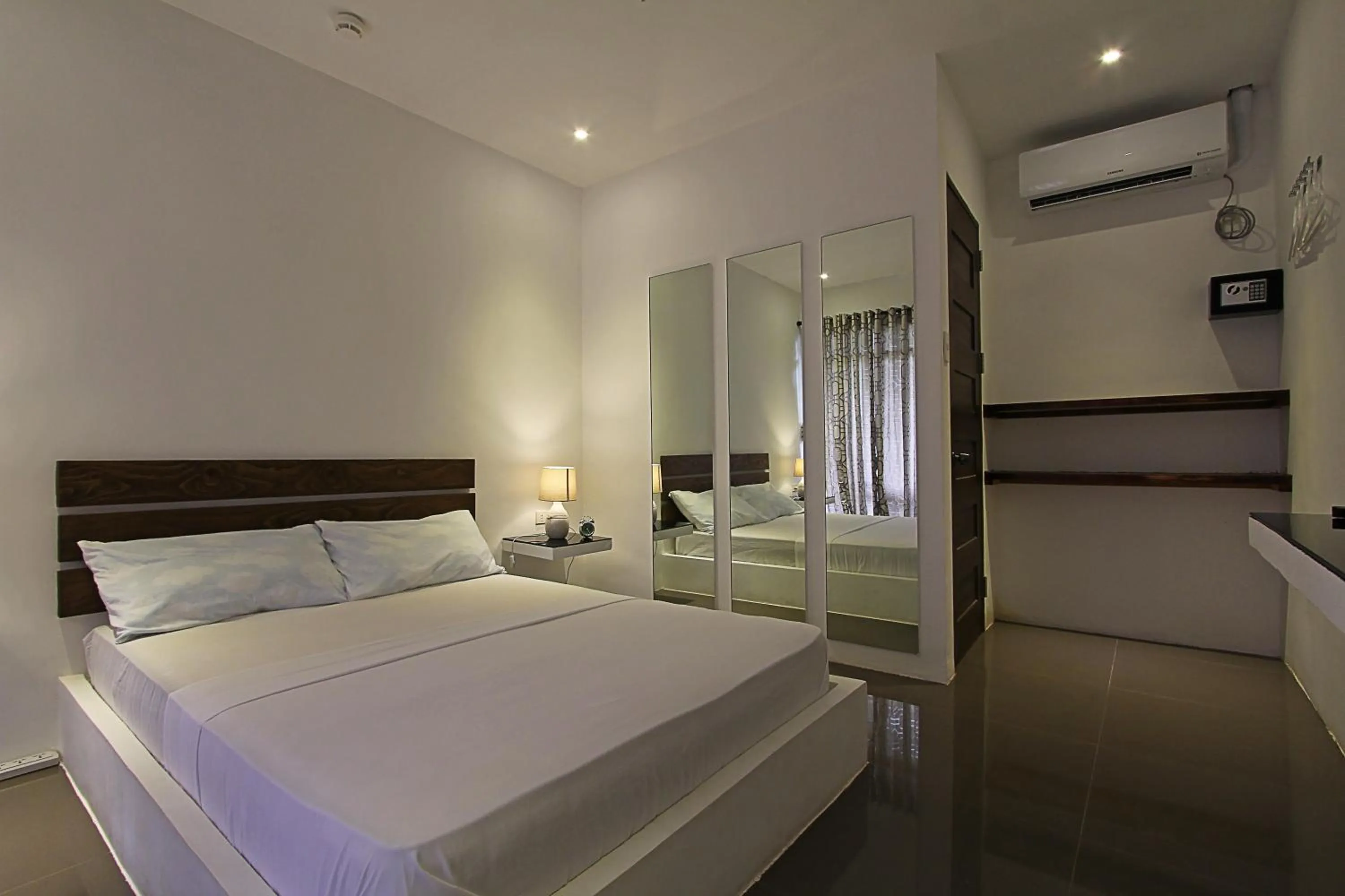 Bedroom, Bed in Quest Villa
