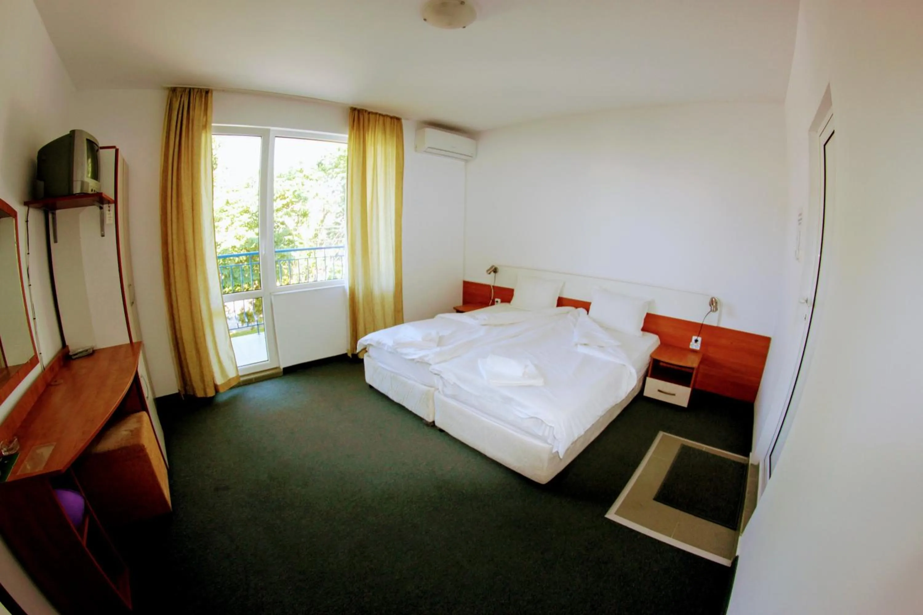 Bed in R&G Hotel