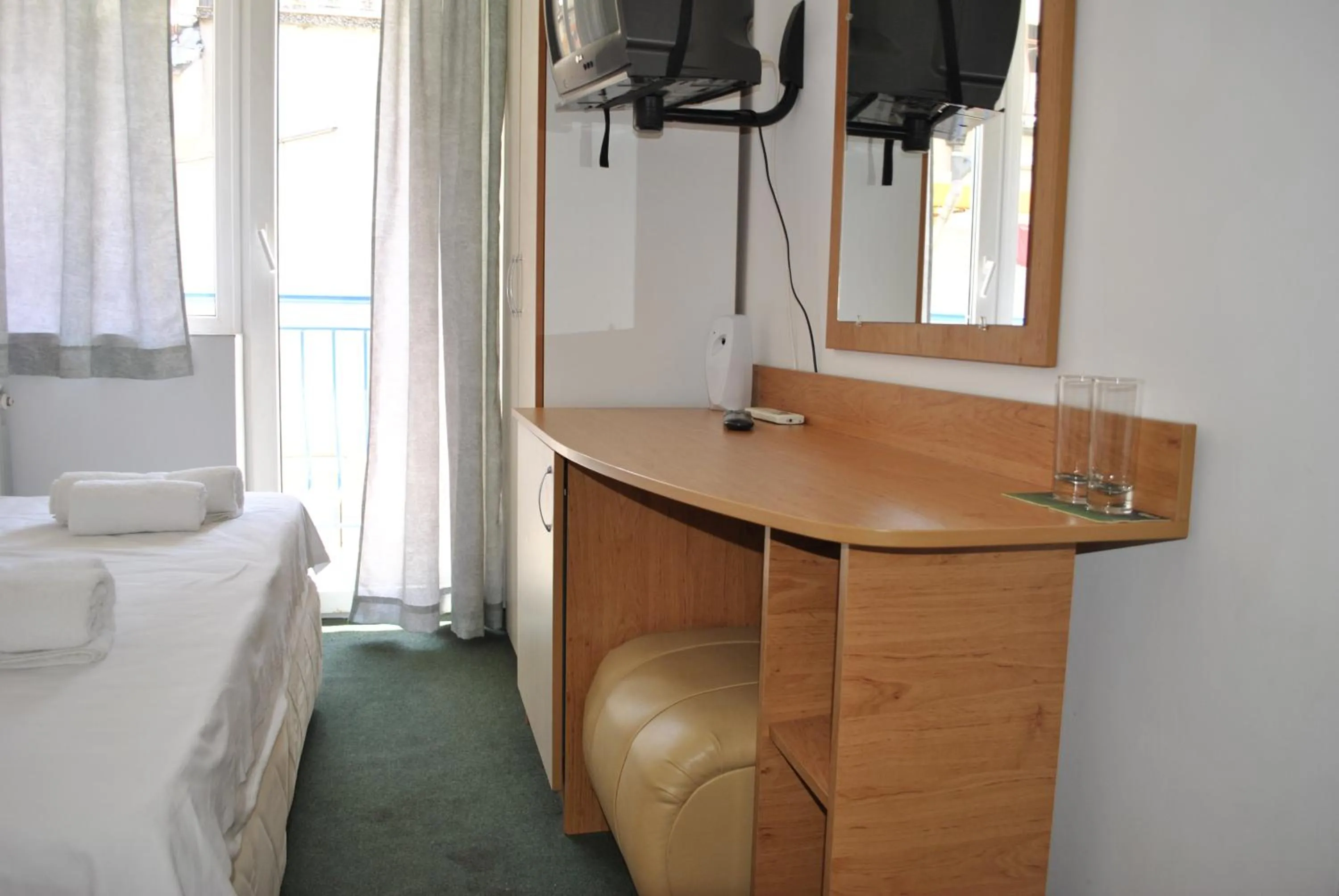 Bed in R&G Hotel